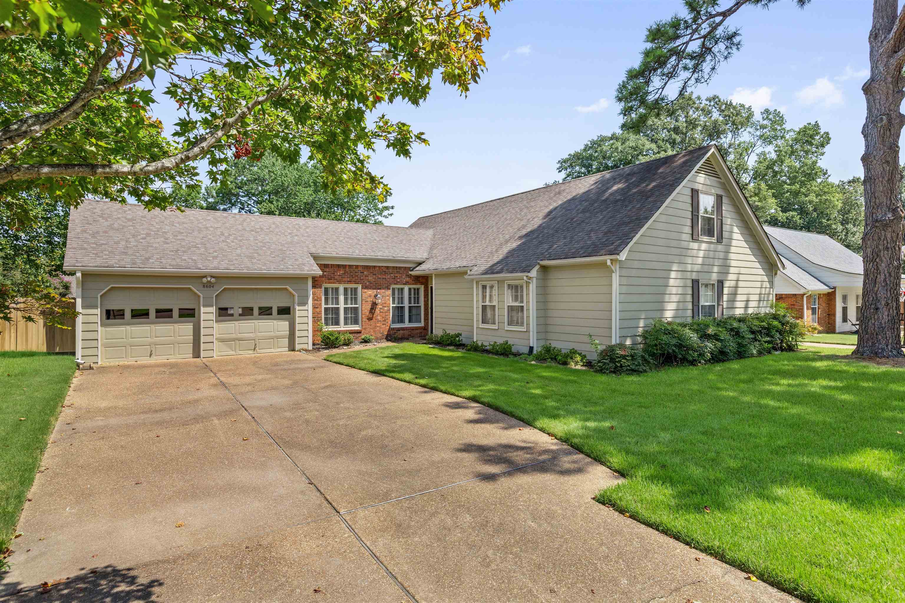 8604 Sandpoint Dr Property Photo 2
