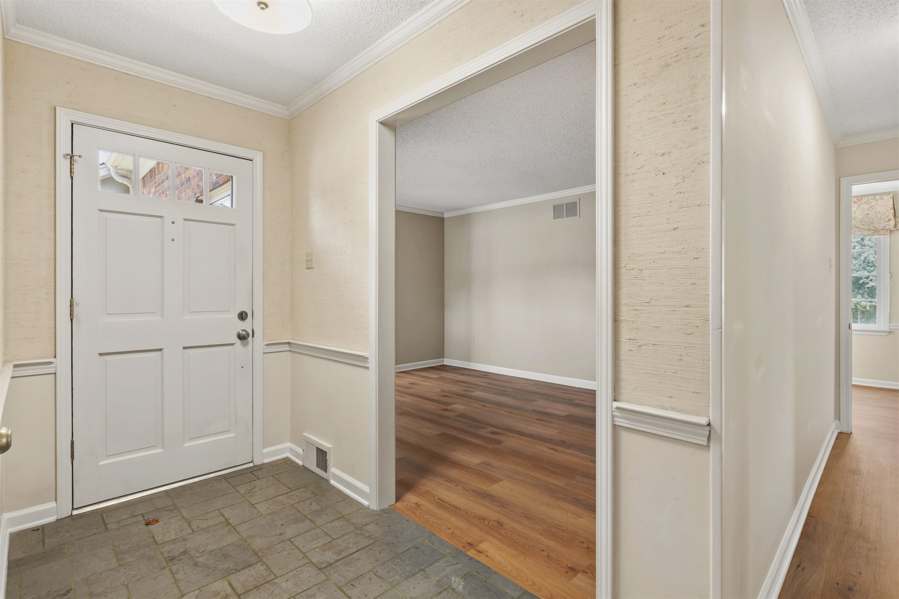 8604 Sandpoint Dr Property Photo 4