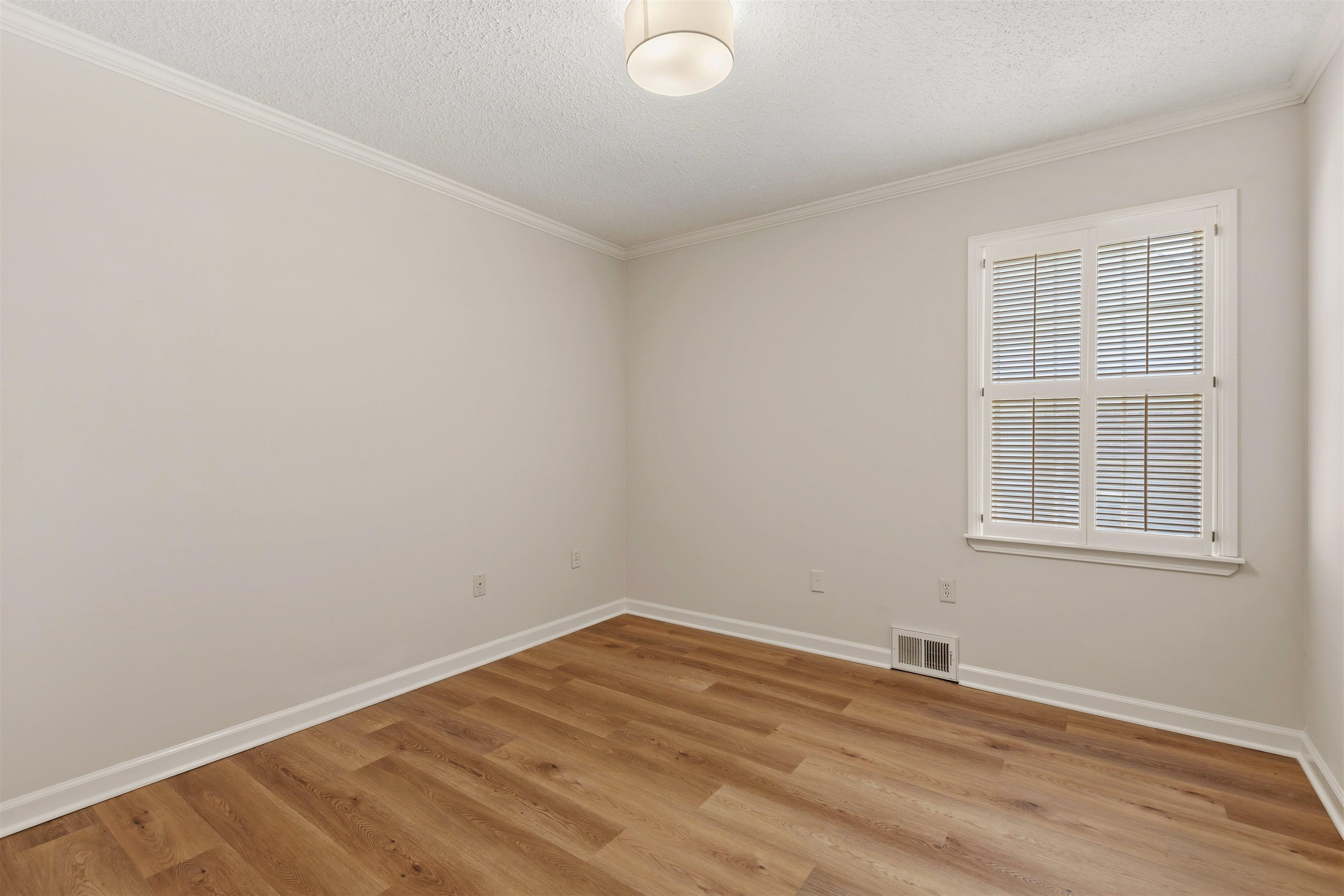 8604 Sandpoint Dr Property Photo 16