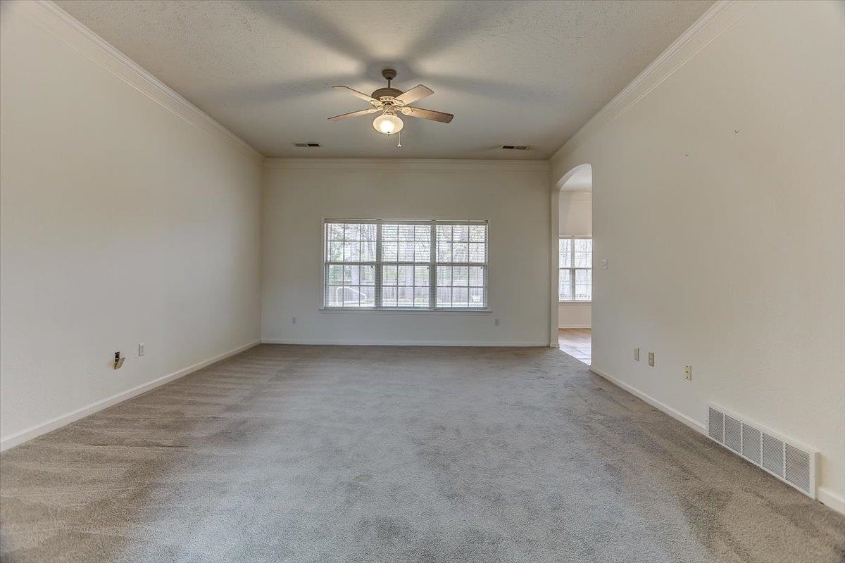 160 Cottonwood Dr Property Photo 5