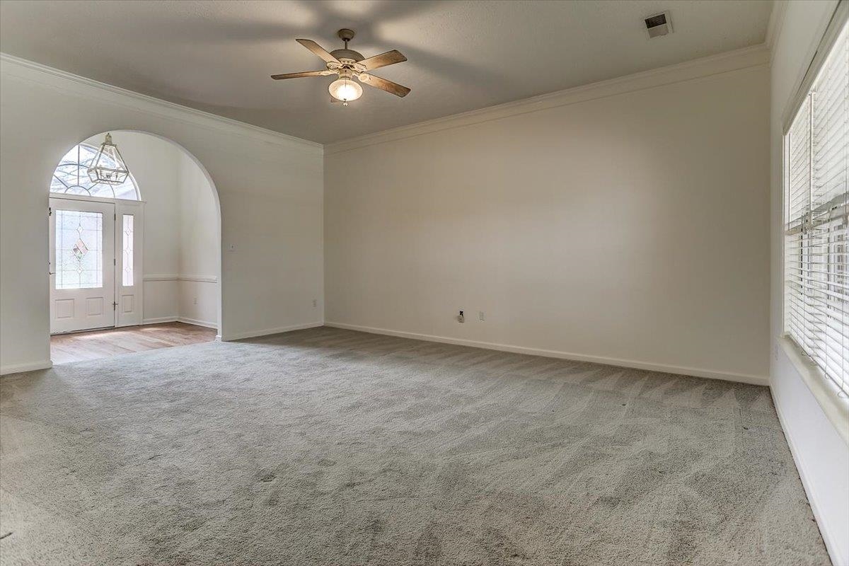 160 Cottonwood Dr Property Photo 6
