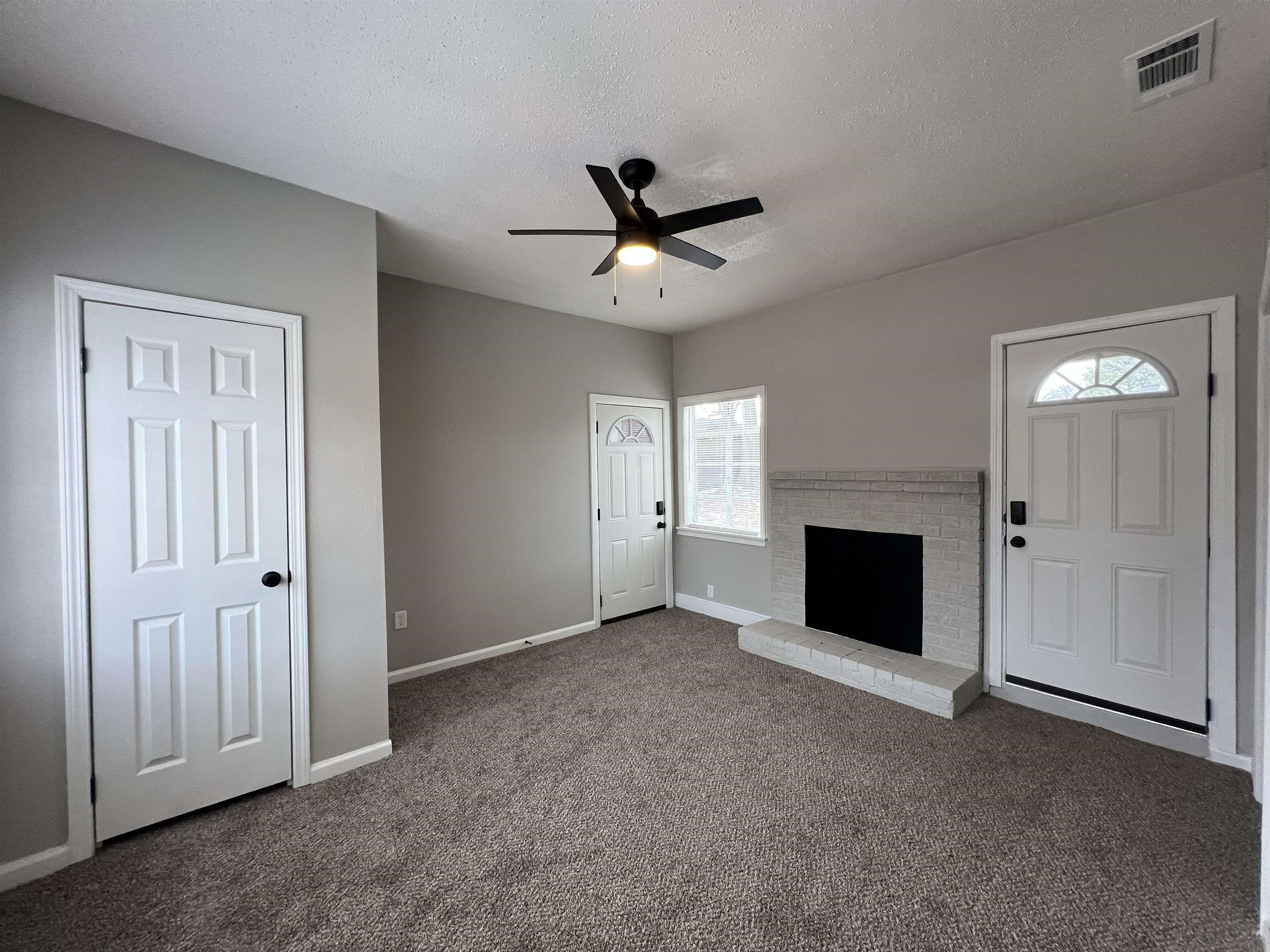 4643 Auburn Rd Property Photo 4