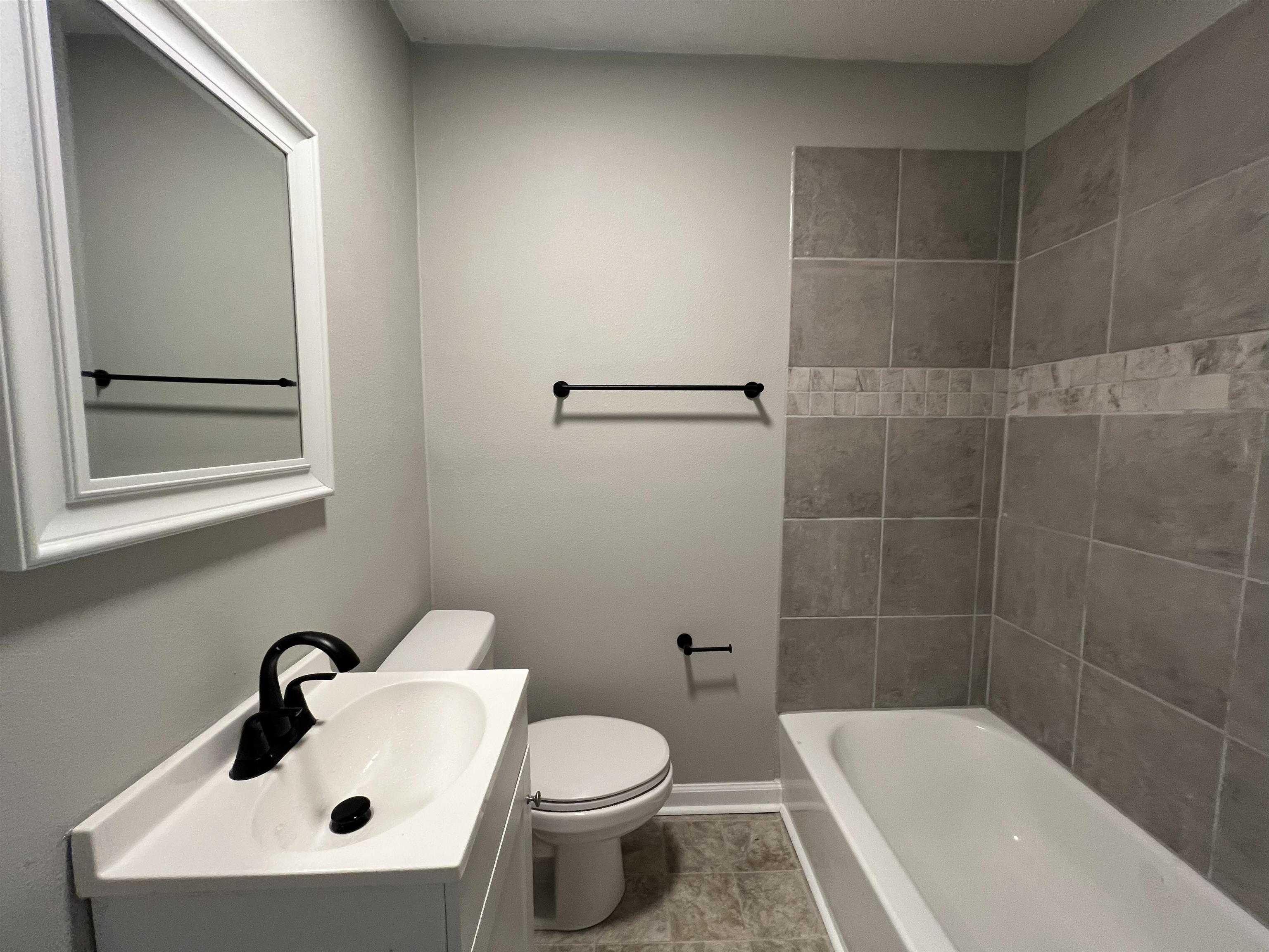 4643 Auburn Rd Property Photo 5