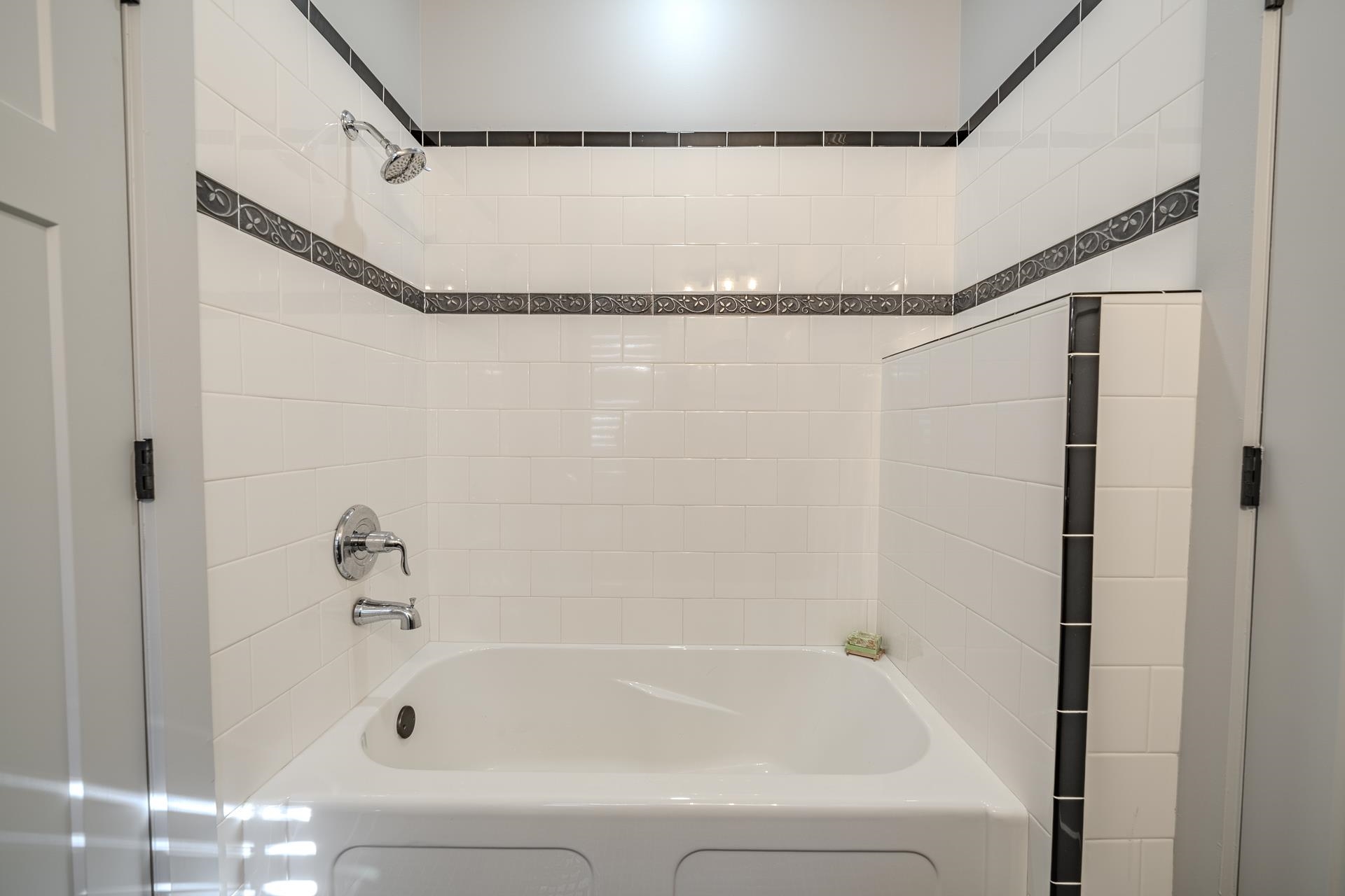 653 Pine St Property Photo 21