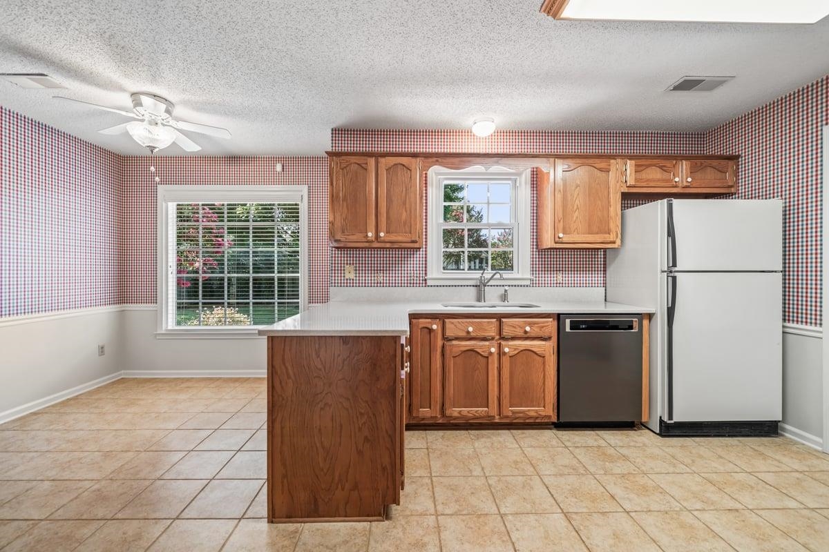 627 E Harpers Ferry Rd Property Photo 10