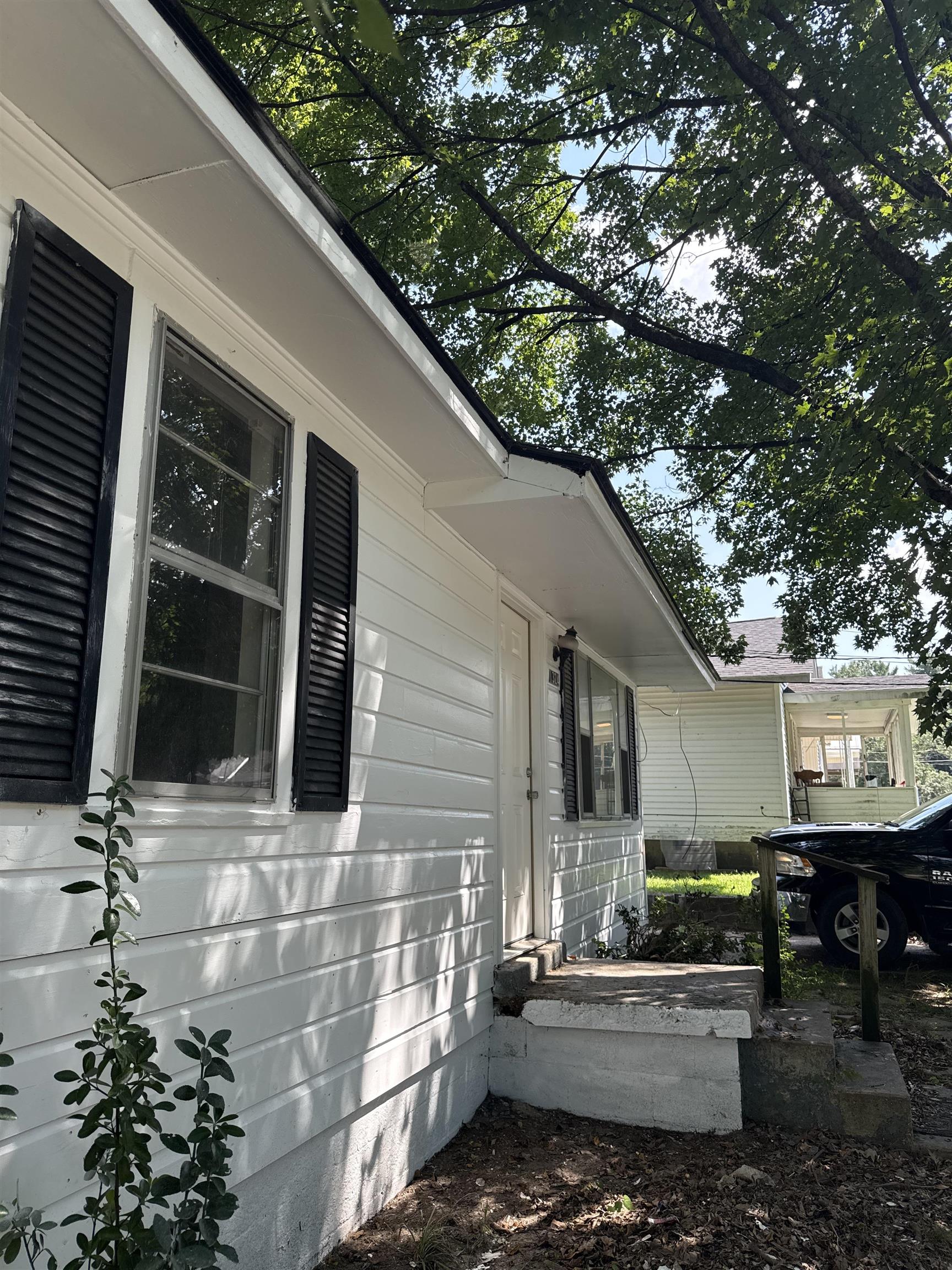 1324 Todd Ave Property Photo 3