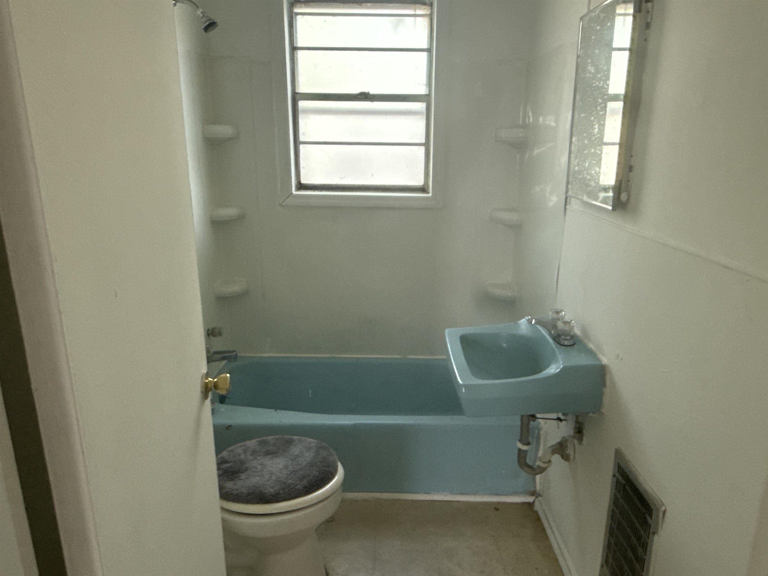 1324 Todd Ave Property Photo 10