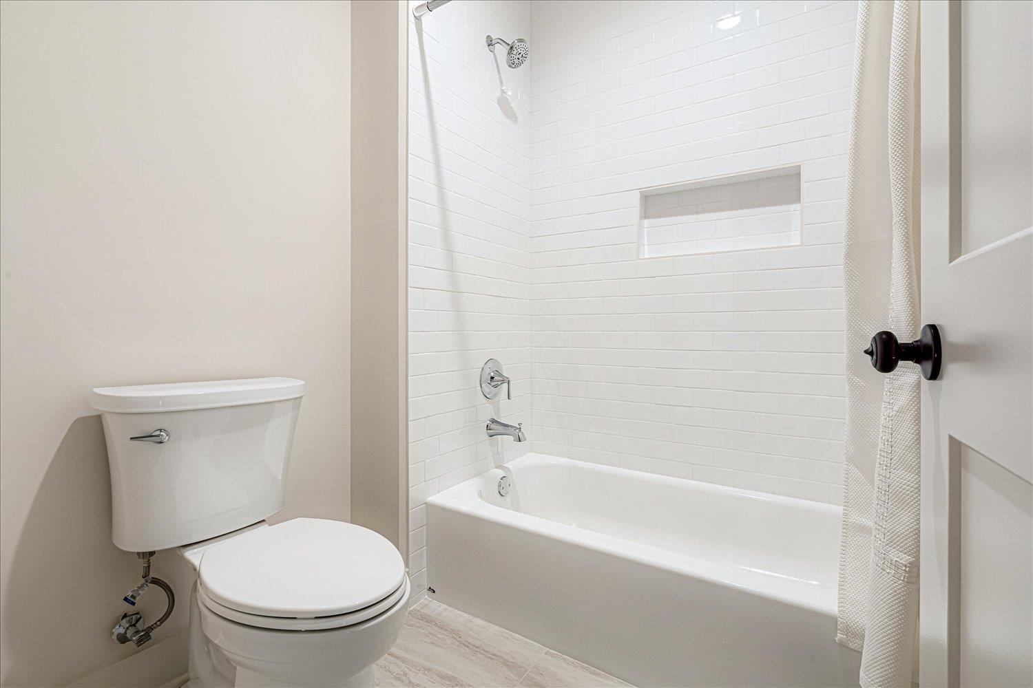 5477 End Village Dr 10 Property Photo 26