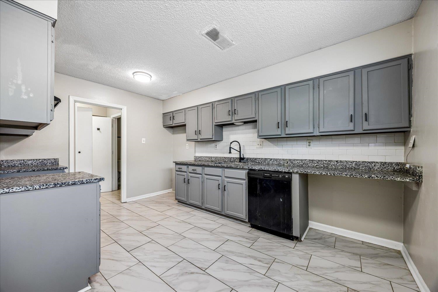 5991 Lofty Oak Rd 5991 Property Photo 15