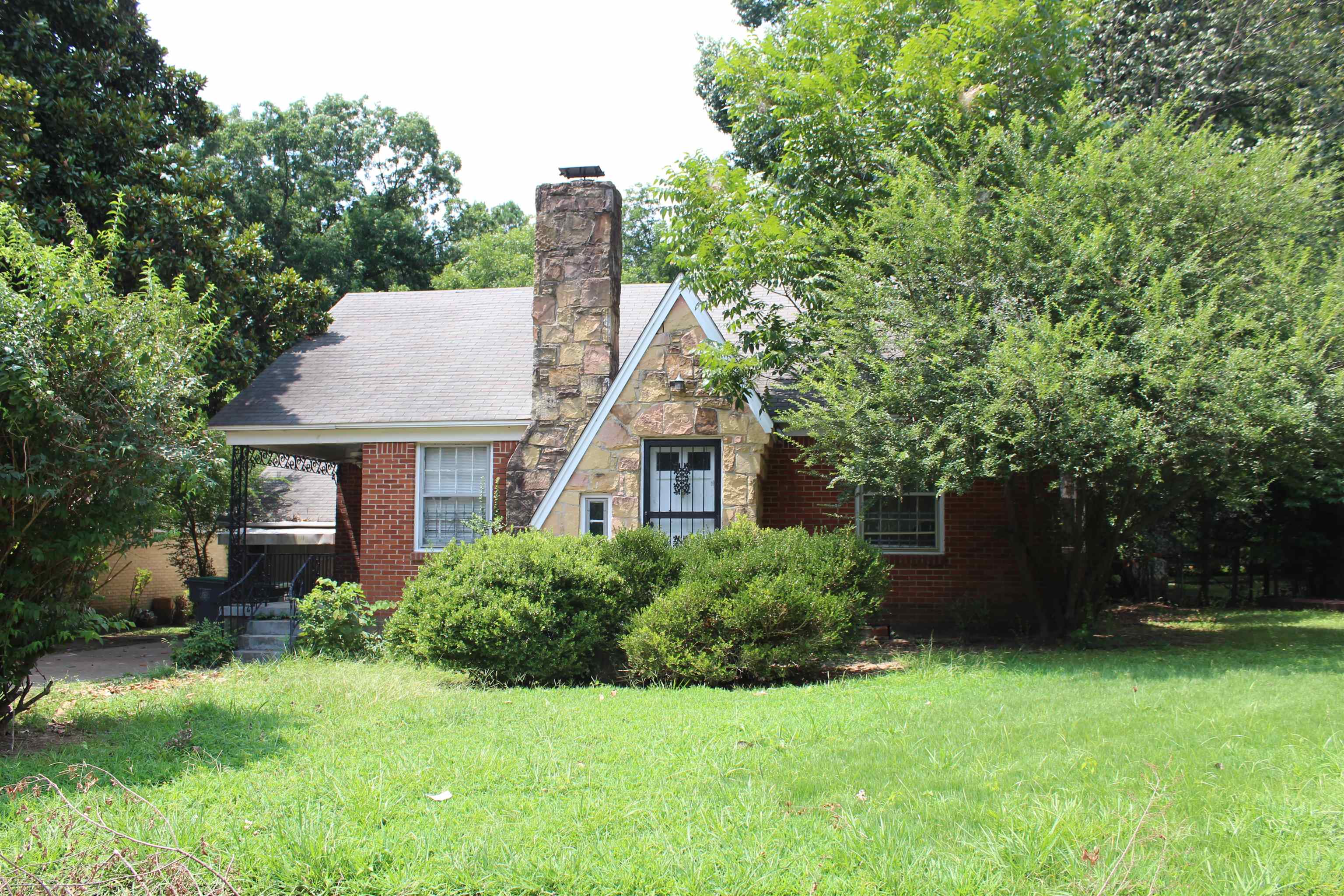 935 Parkhaven Ln Property Photo 2