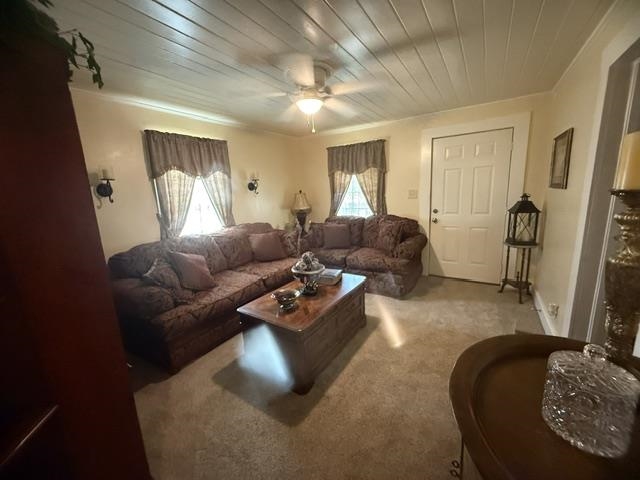 218 S Elm St Property Photo 3