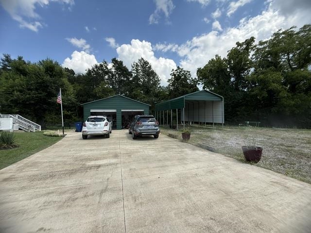 218 S Elm St Property Photo 26