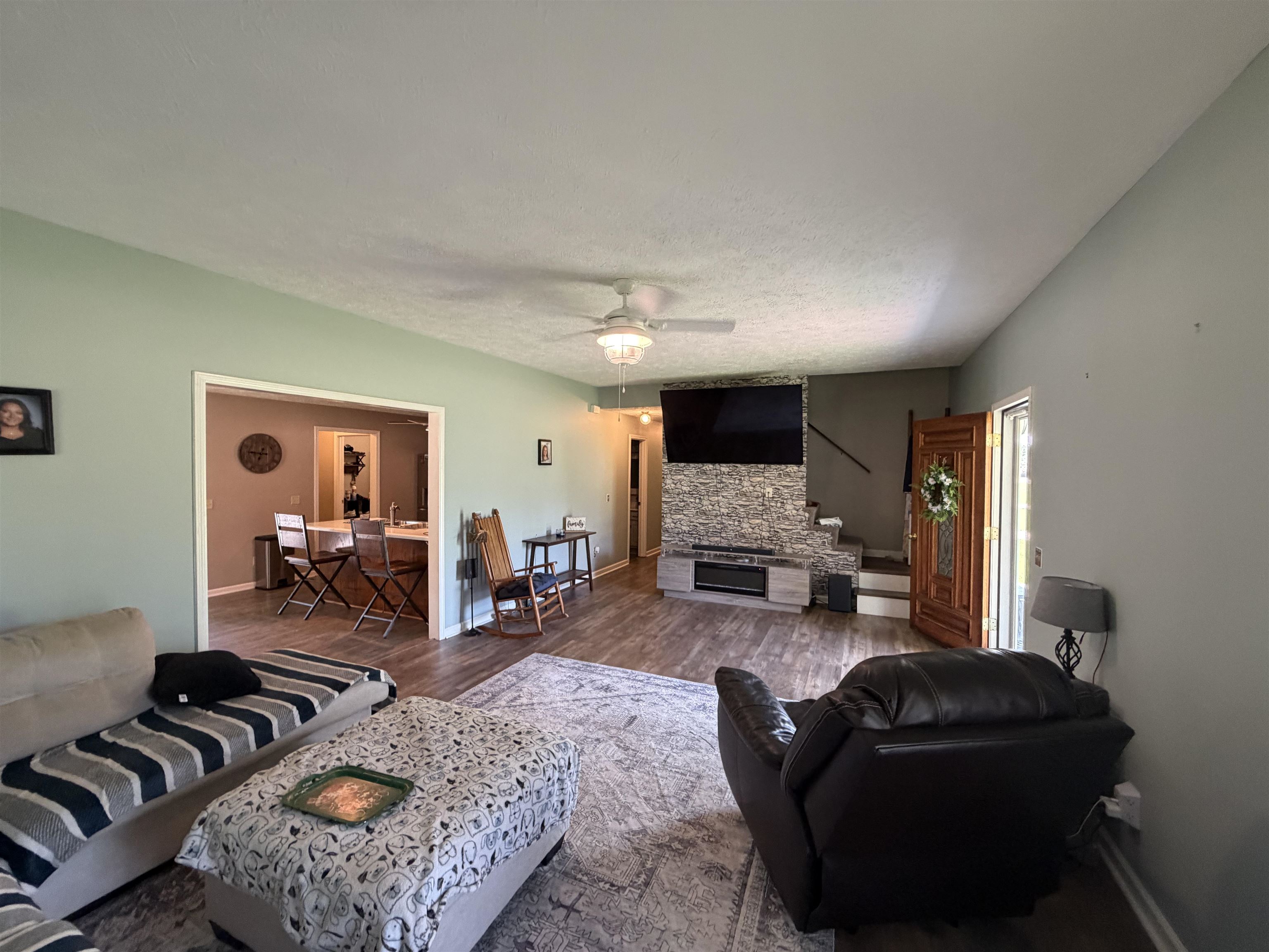 420 Brandi Dr Property Photo 2