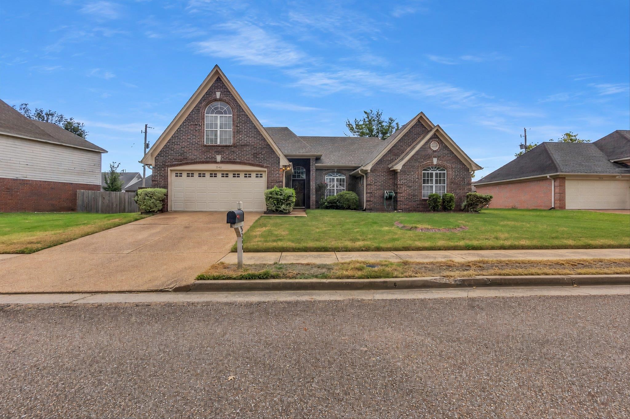 5360 Philgrove Way Property Photo 2