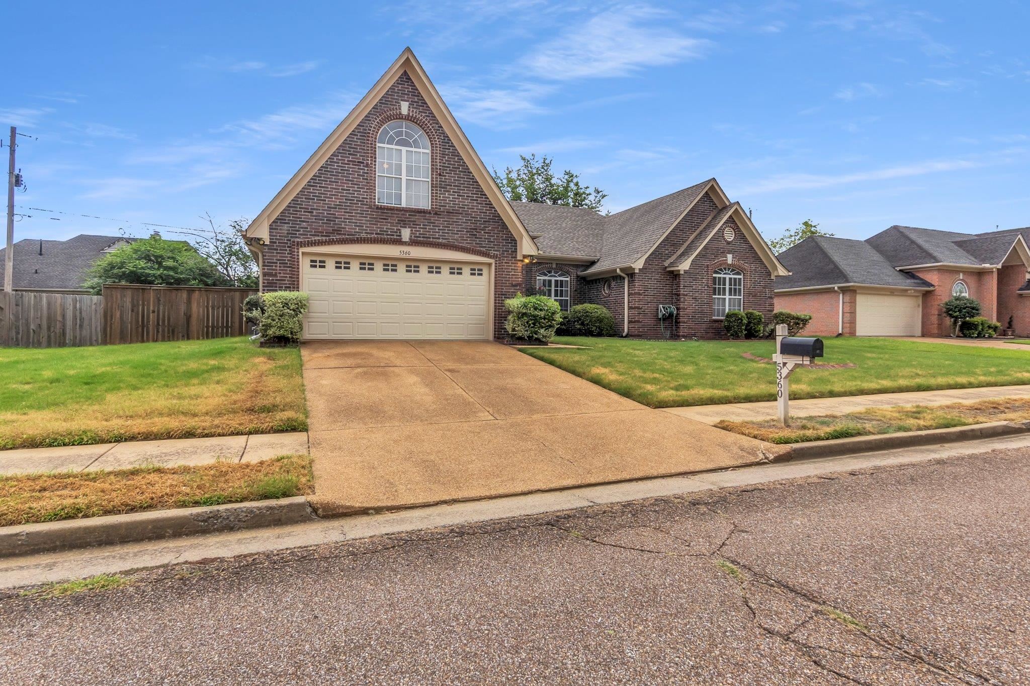 5360 Philgrove Way Property Photo 3