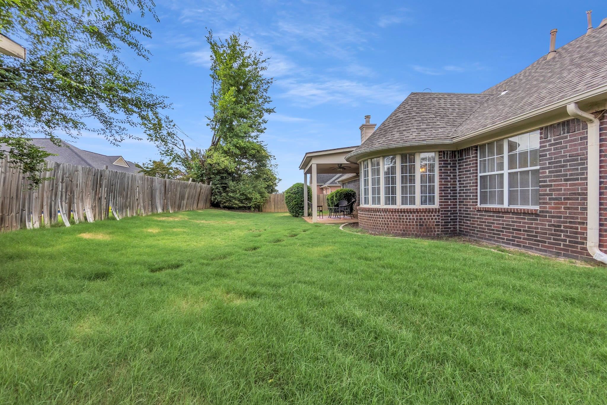 5360 Philgrove Way Property Photo 5