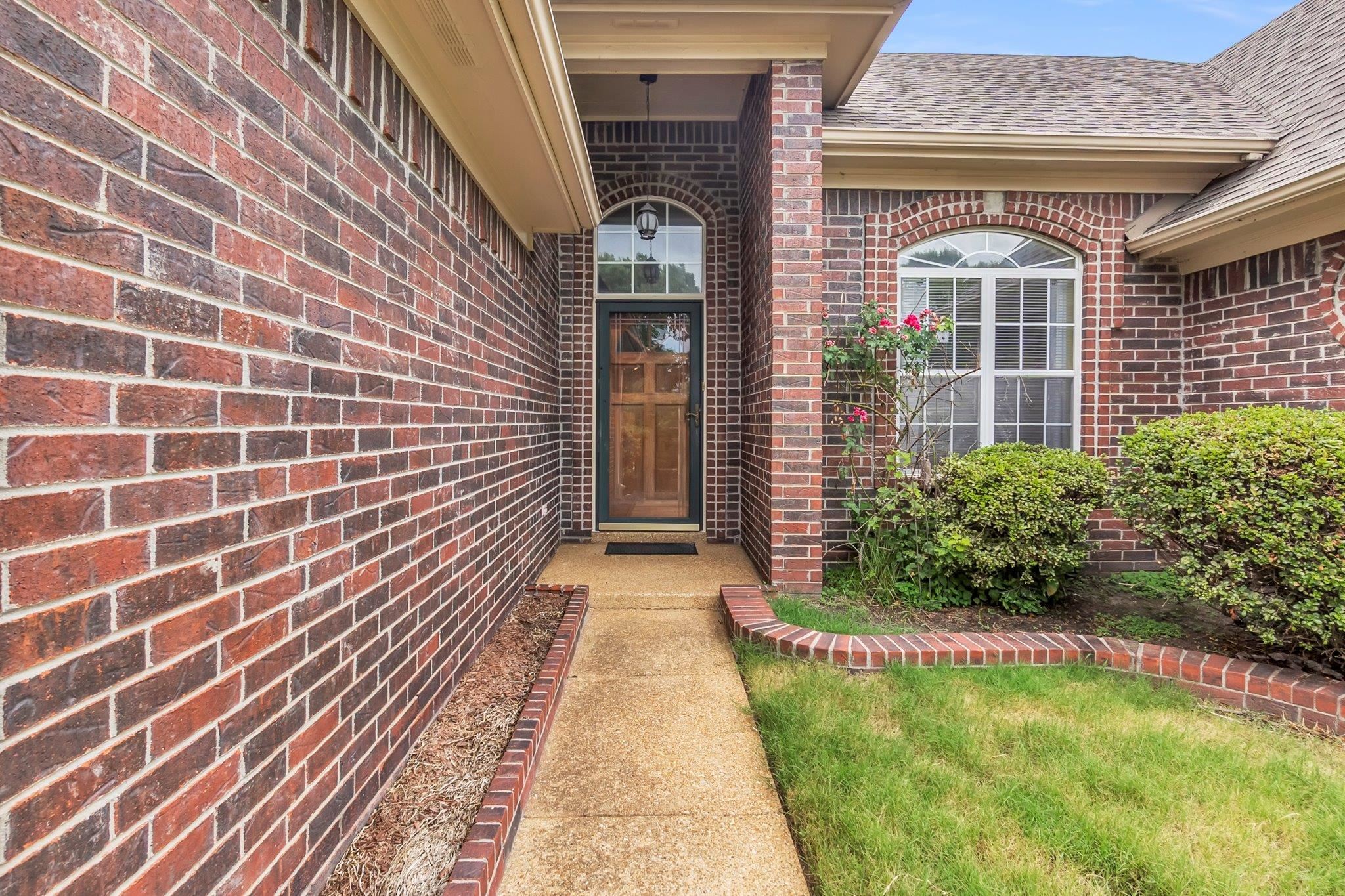 5360 Philgrove Way Property Photo 6