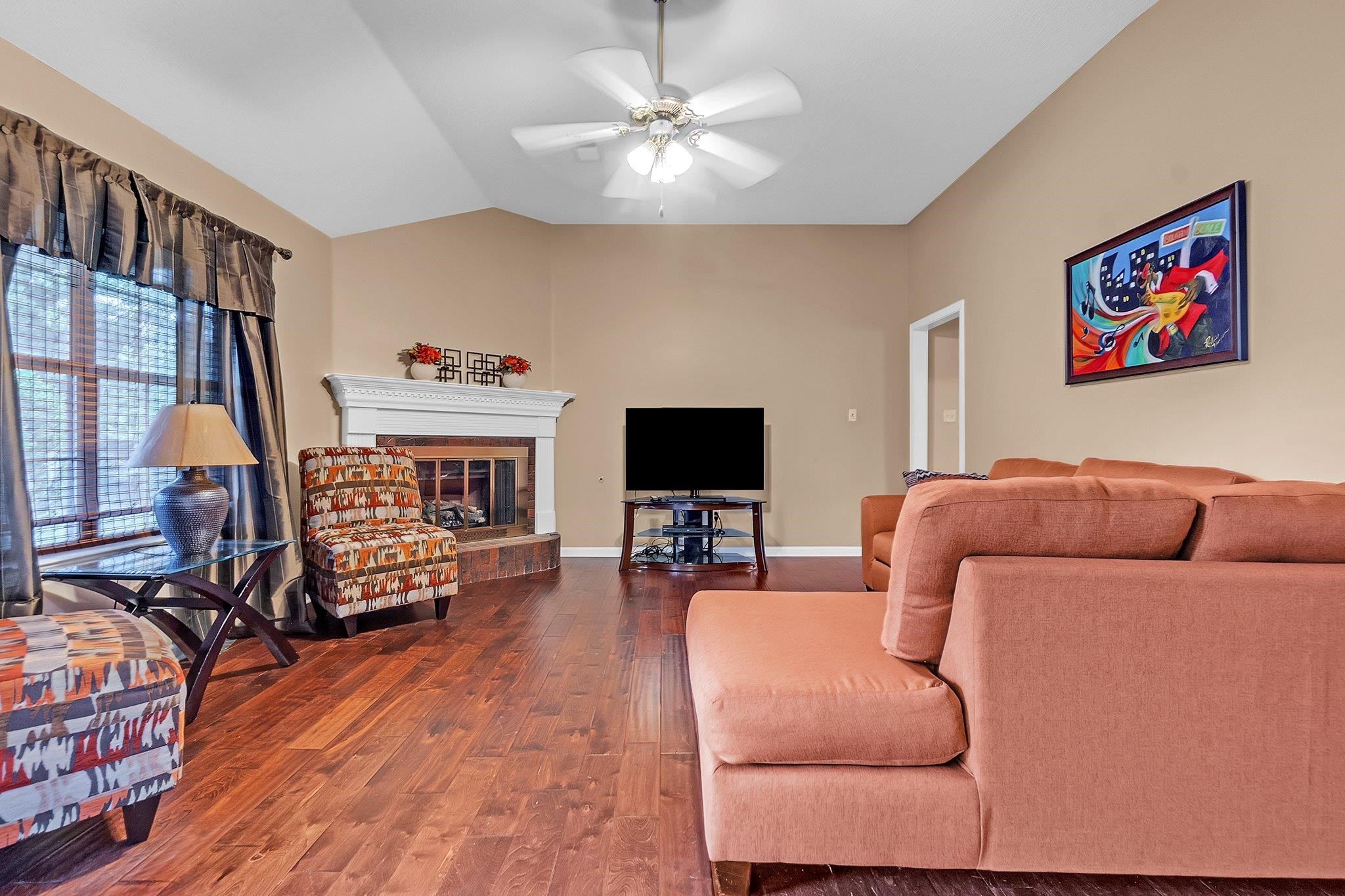 5360 Philgrove Way Property Photo 10