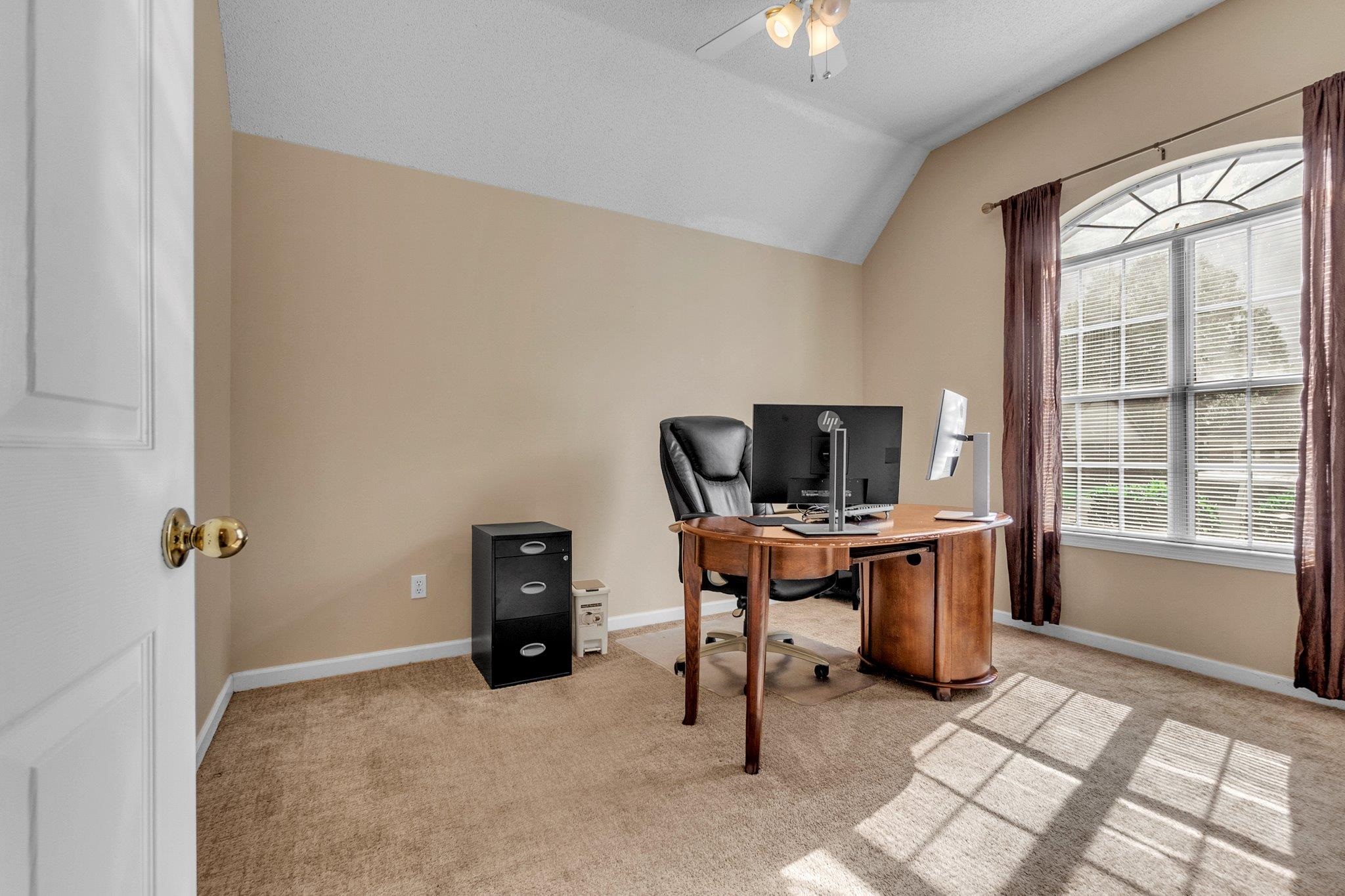 5360 Philgrove Way Property Photo 12