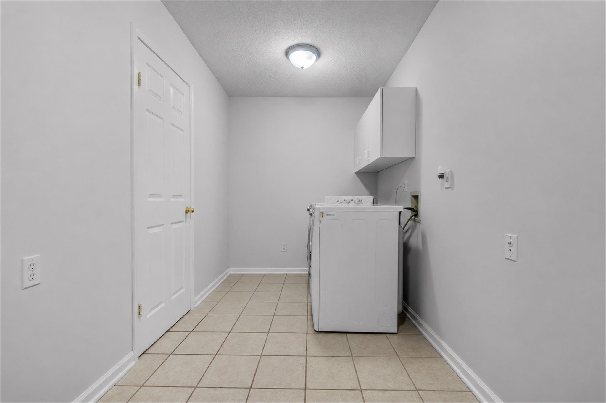 5360 Philgrove Way Property Photo 21