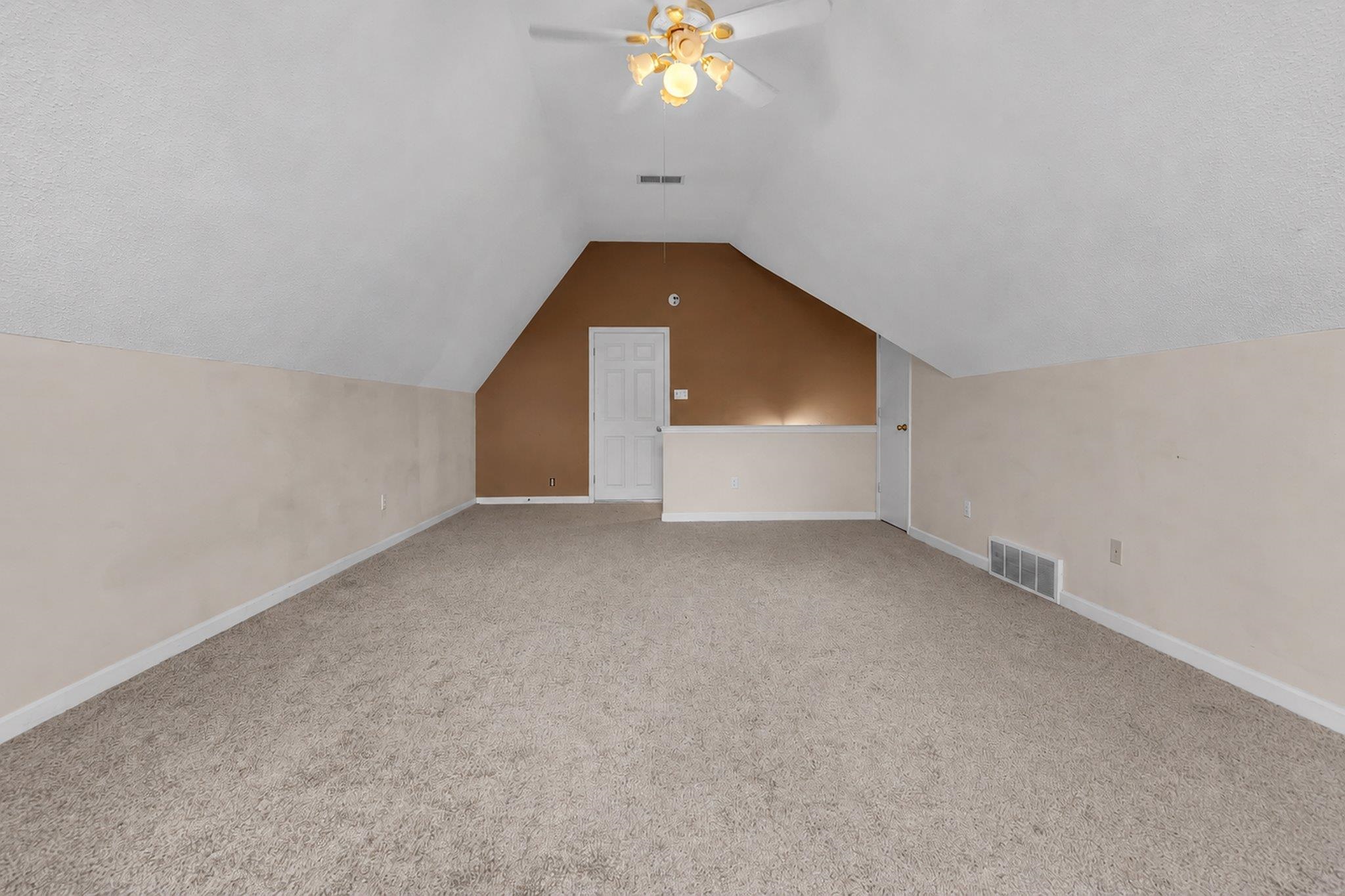 5360 Philgrove Way Property Photo 24