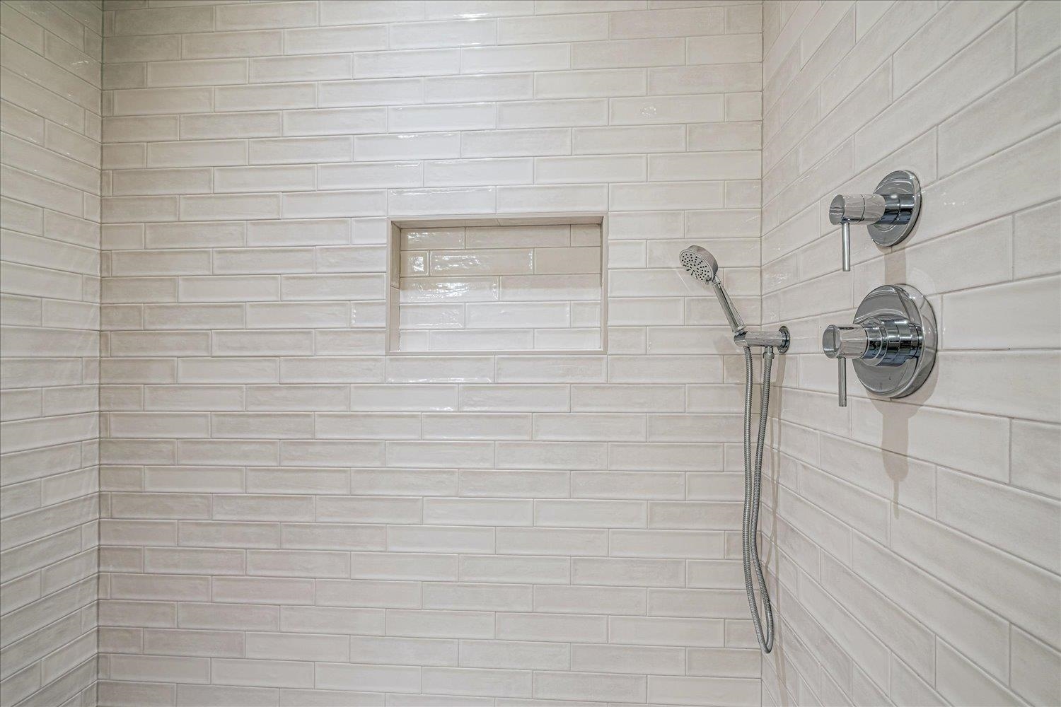 5478 Park Ave 7 Property Photo 18