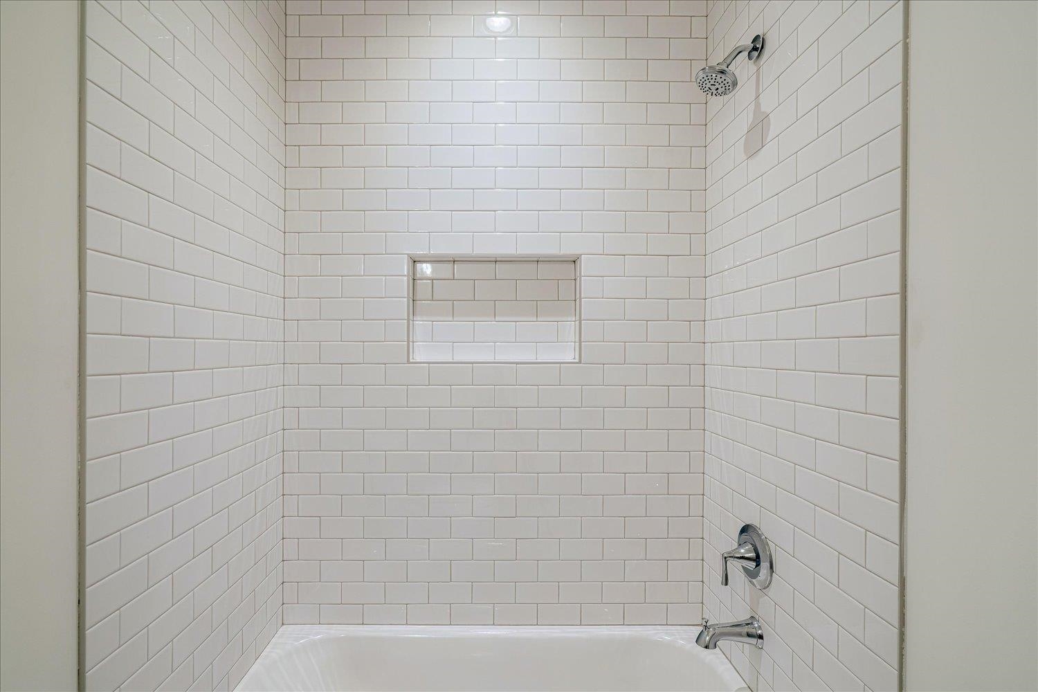 5478 Park Ave 7 Property Photo 23
