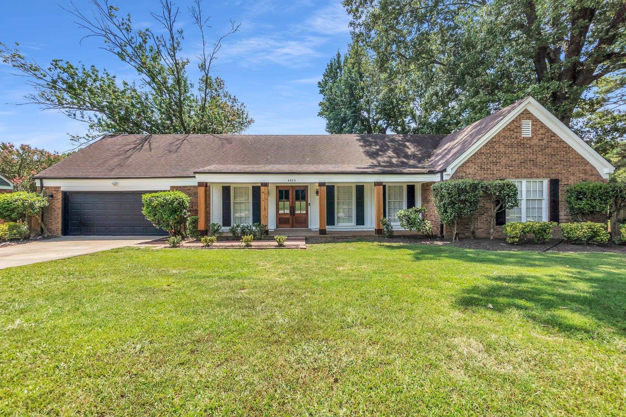 4923 CRAIGMONT DR Property Photo 1