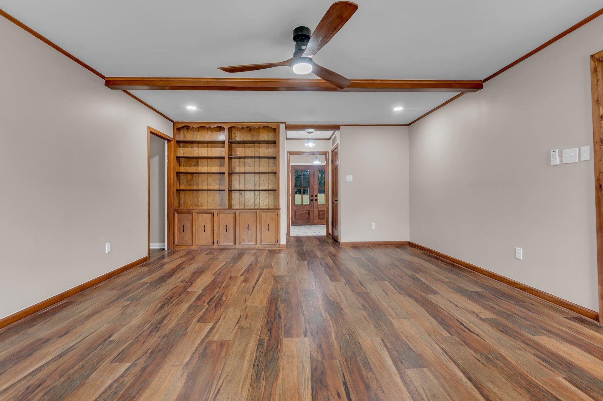 4923 Craigmont Dr Property Photo 16