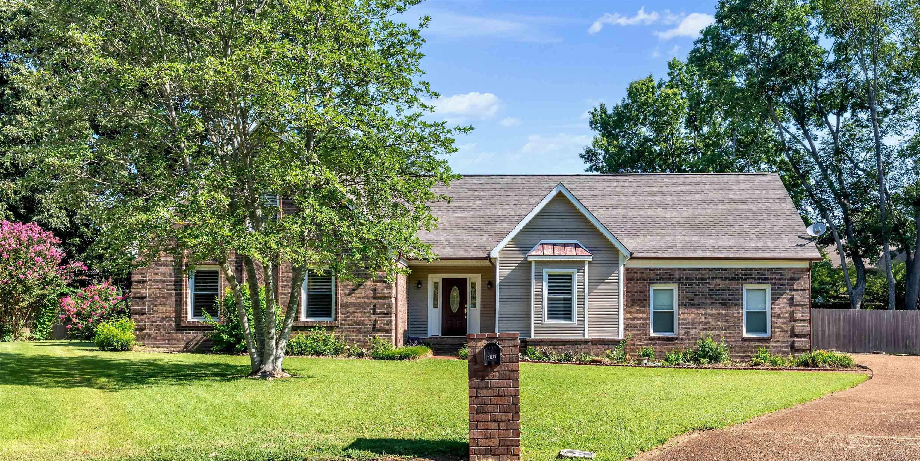 636 N FOX CHASE CV Property Photo 1