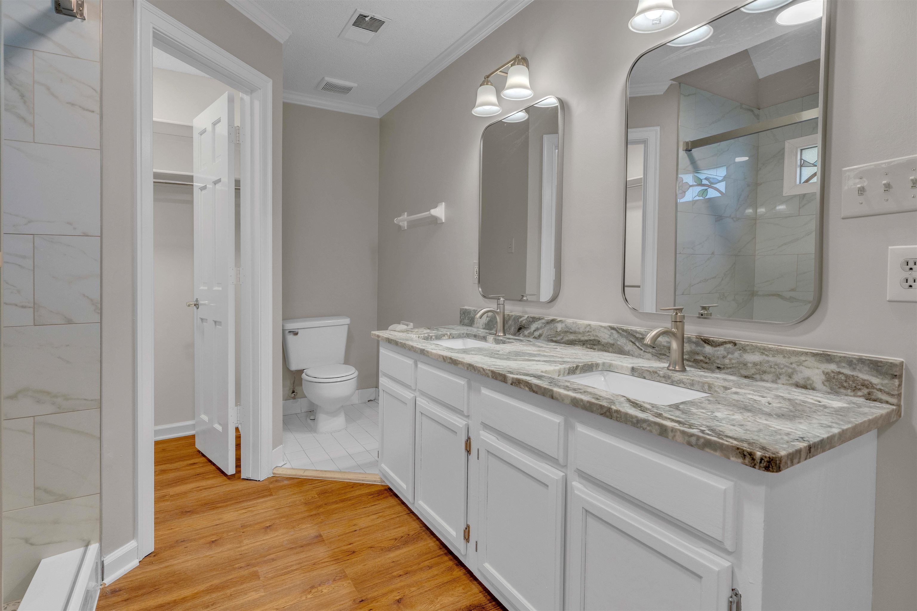 636 N Fox Chase Cv Property Photo 13