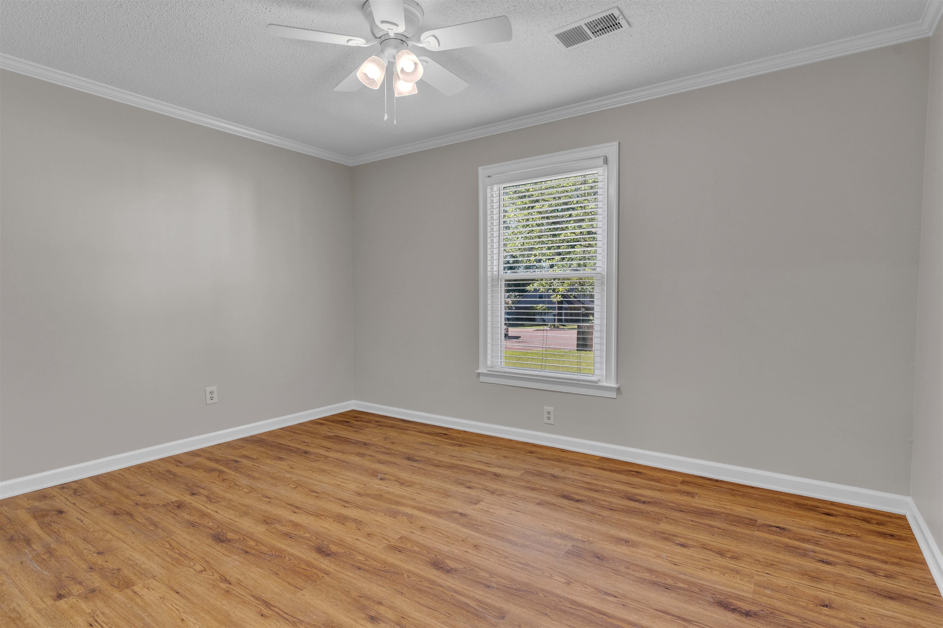 636 N Fox Chase Cv Property Photo 17