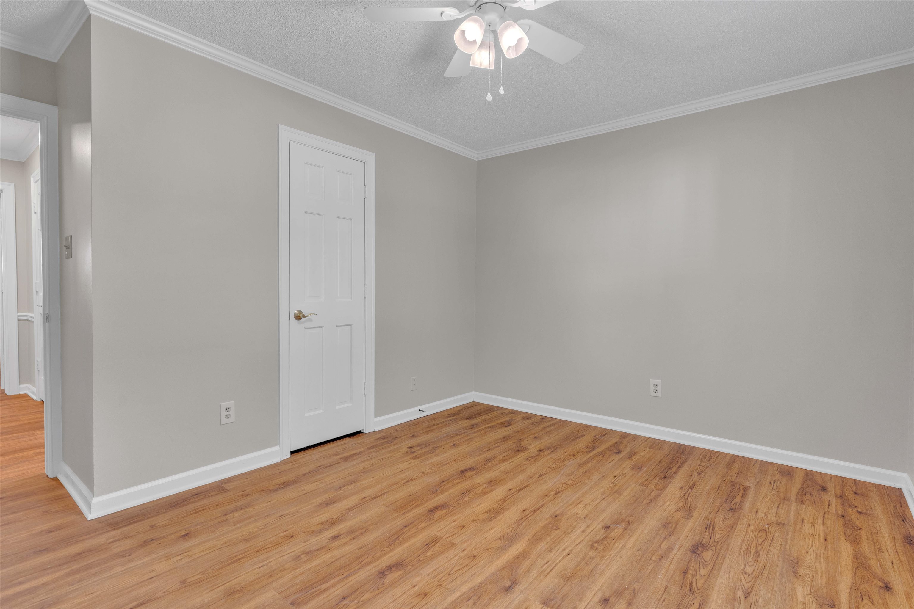636 N Fox Chase Cv Property Photo 18