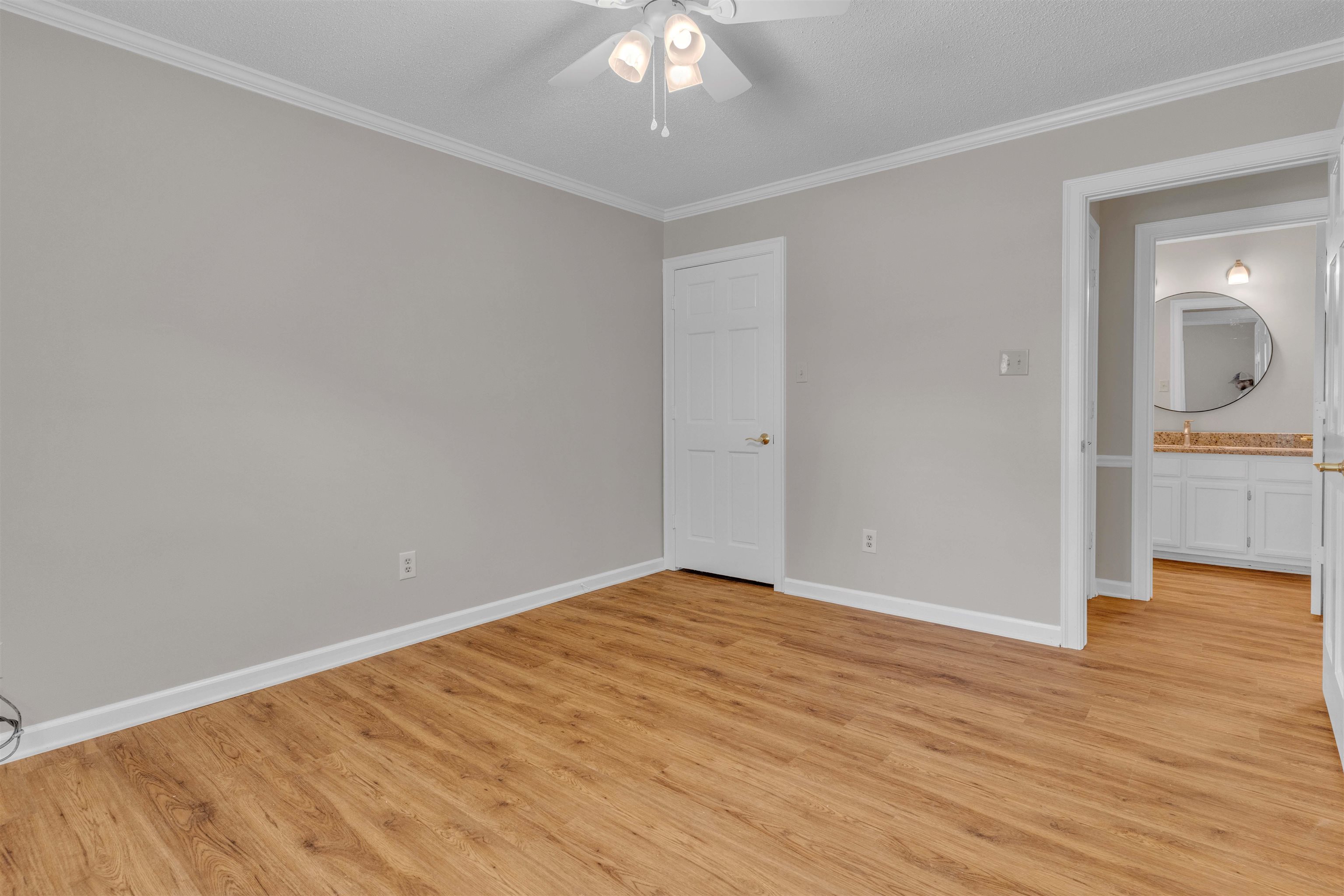 636 N Fox Chase Cv Property Photo 20