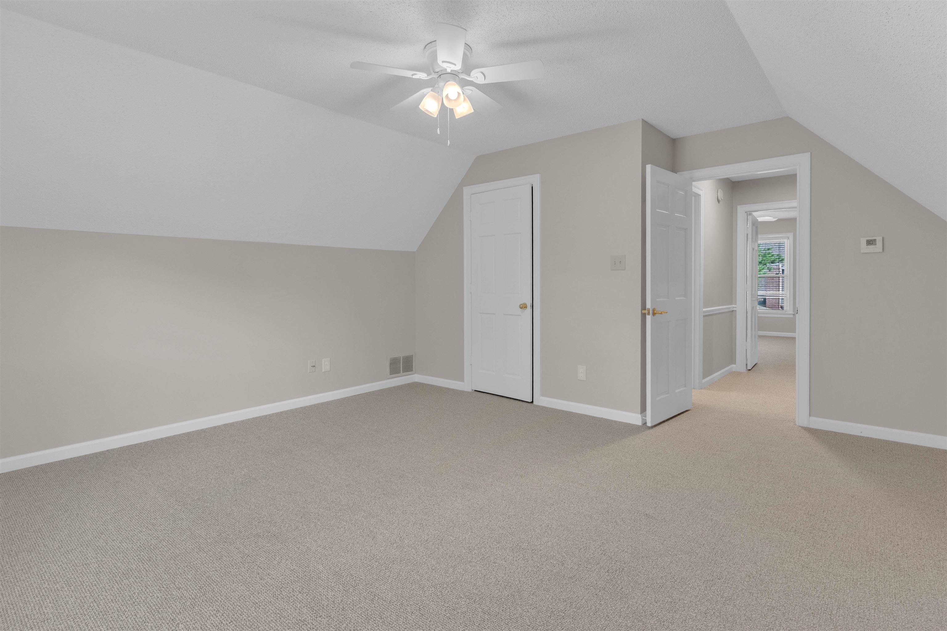 636 N Fox Chase Cv Property Photo 26