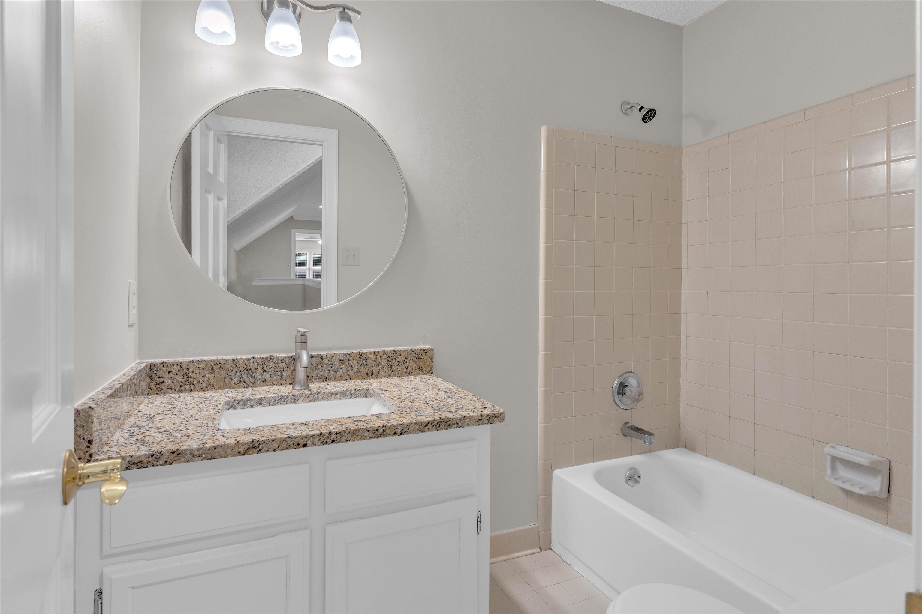 636 N Fox Chase Cv Property Photo 27