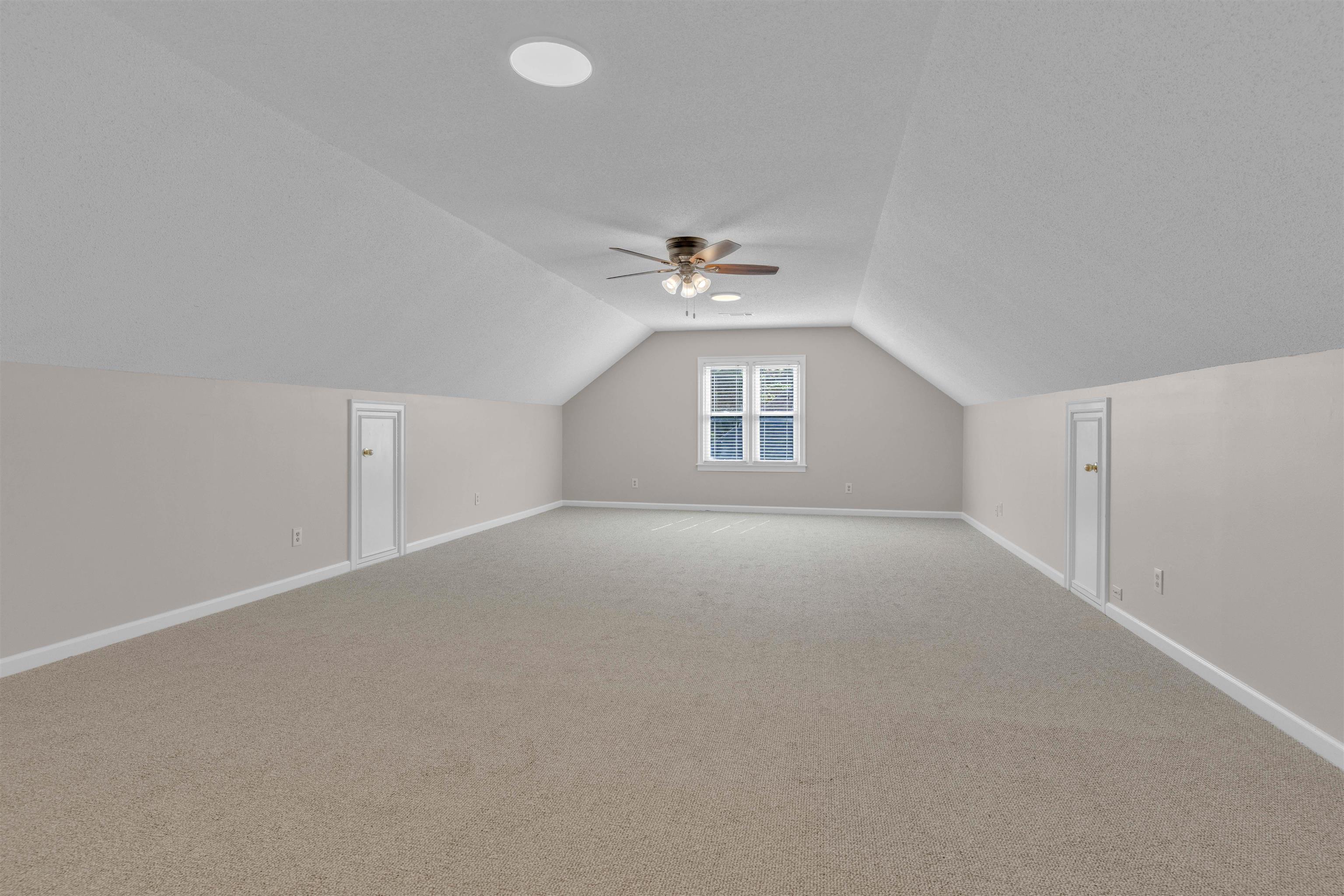 636 N Fox Chase Cv Property Photo 31