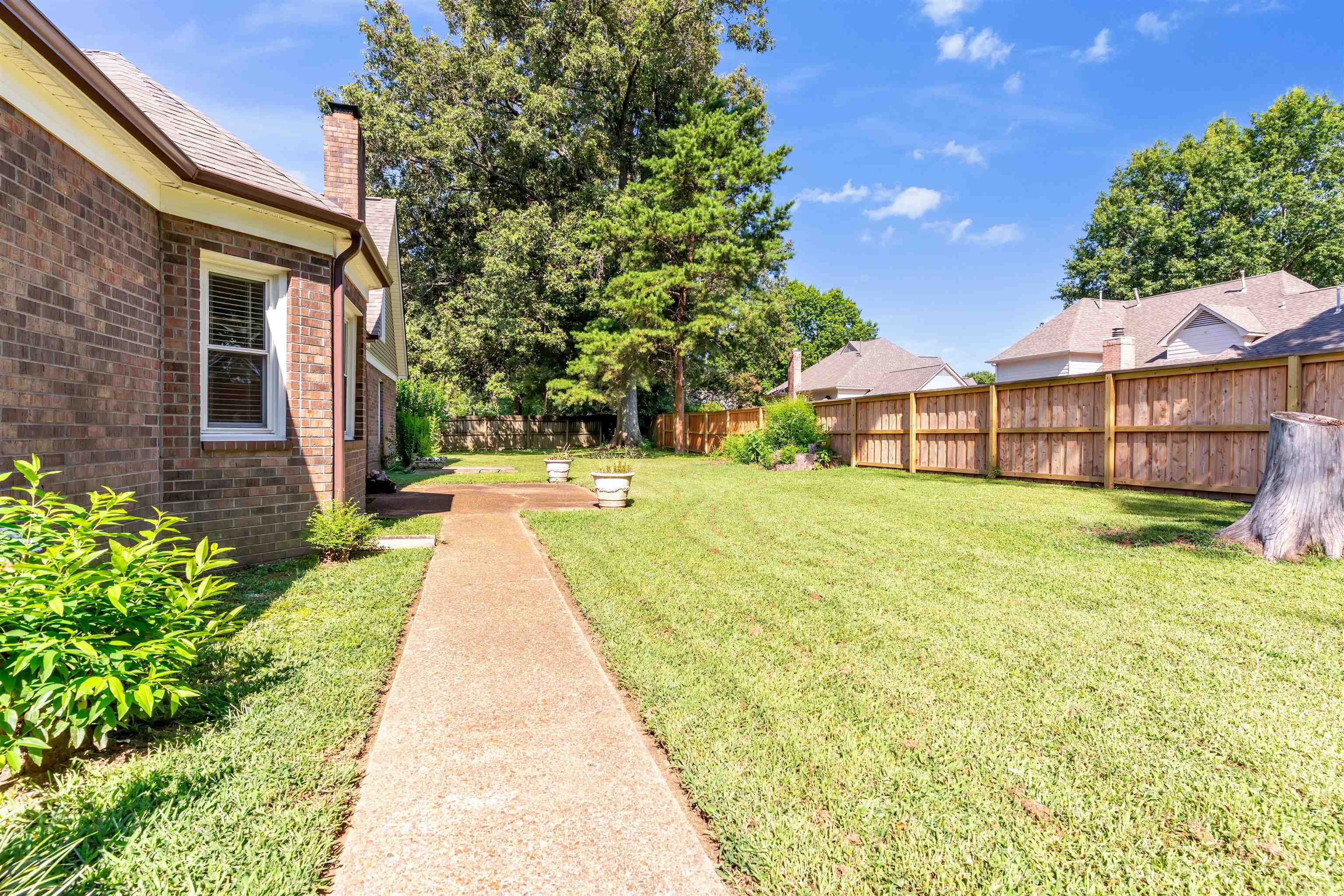 636 N Fox Chase Cv Property Photo 37