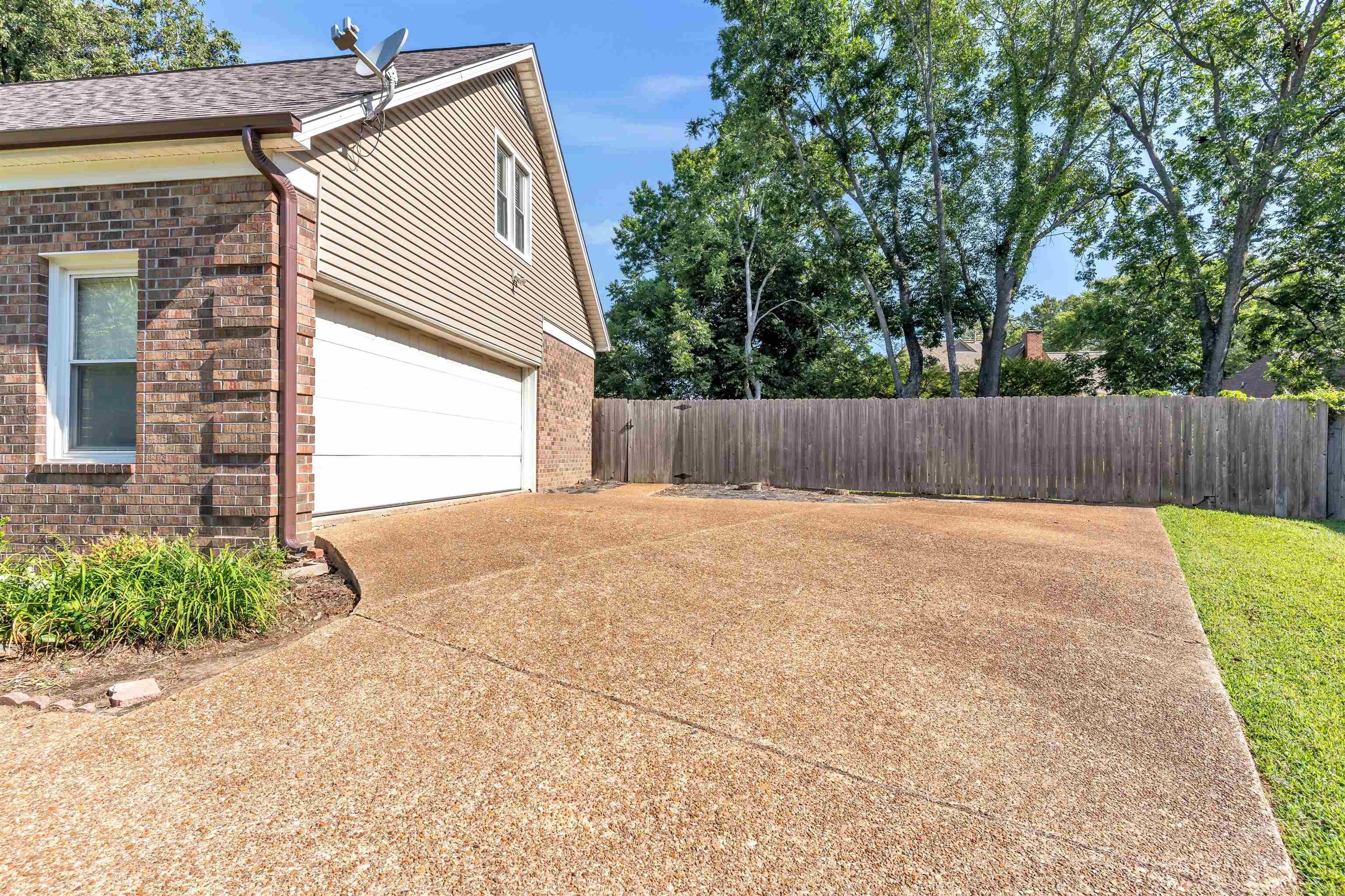 636 N Fox Chase Cv Property Photo 38