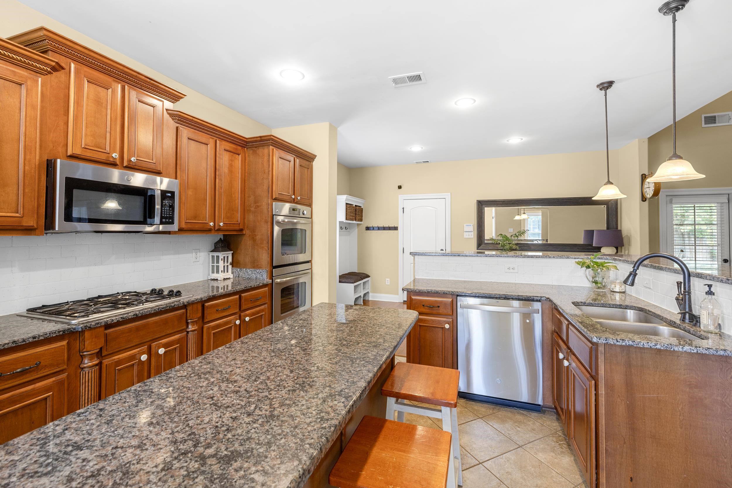 1371 Raindrop Dr Property Photo 10