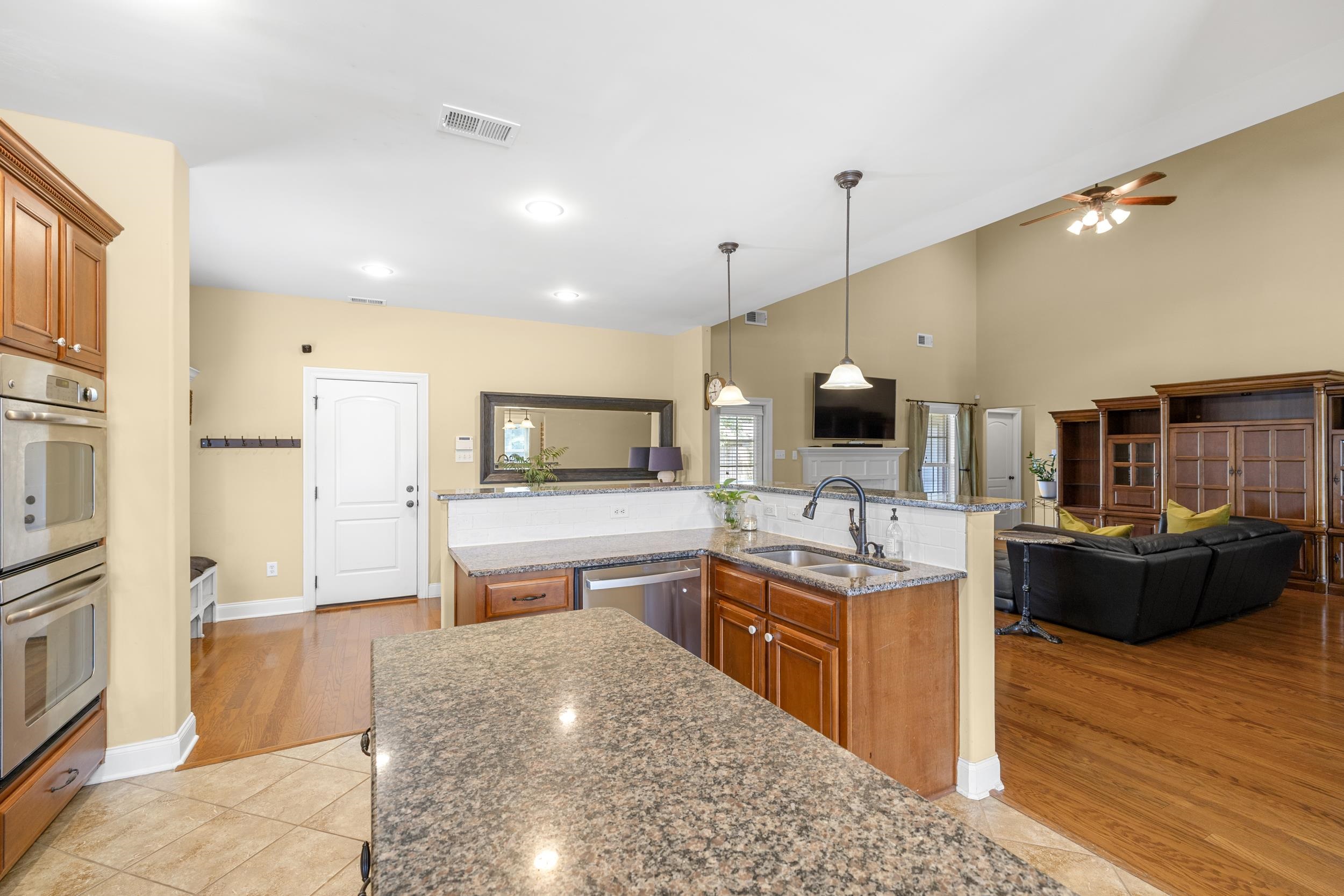 1371 Raindrop Dr Property Photo 11