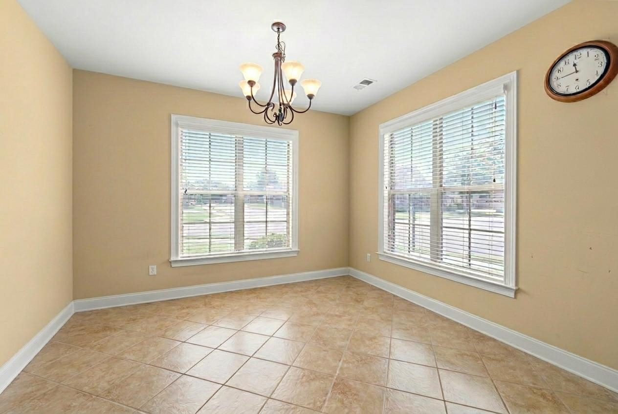 1371 Raindrop Dr Property Photo 12