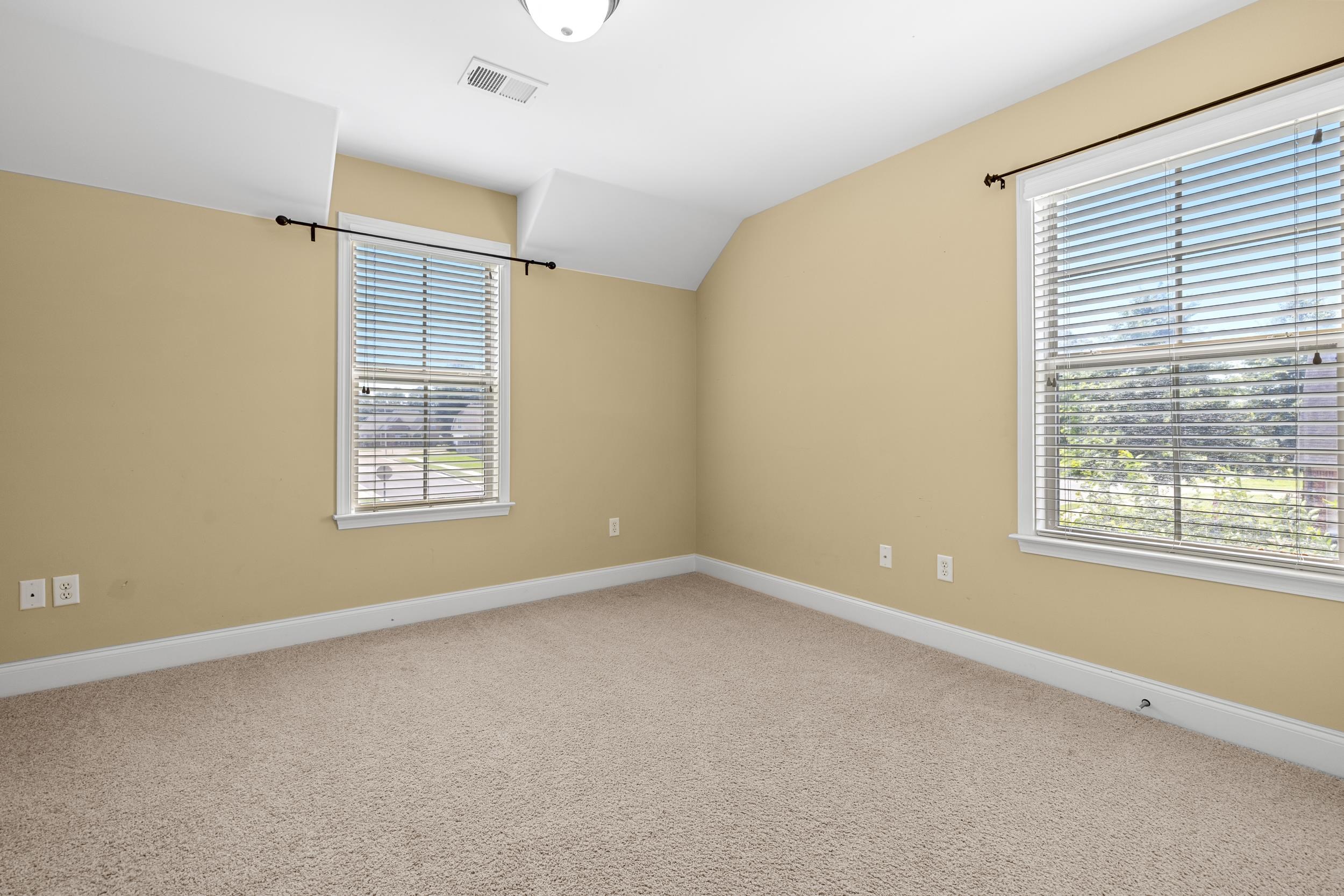 1371 Raindrop Dr Property Photo 25