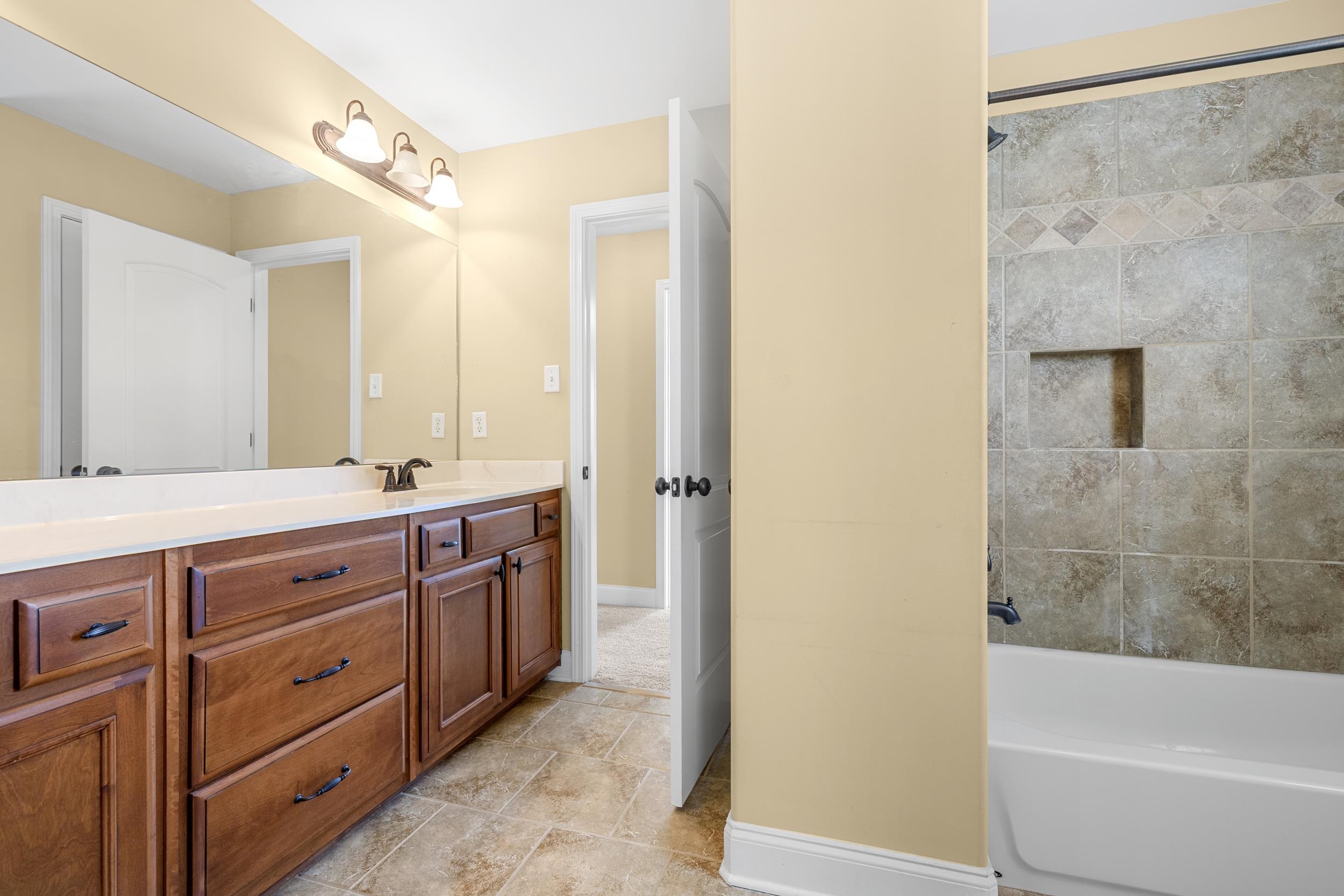 1371 Raindrop Dr Property Photo 26