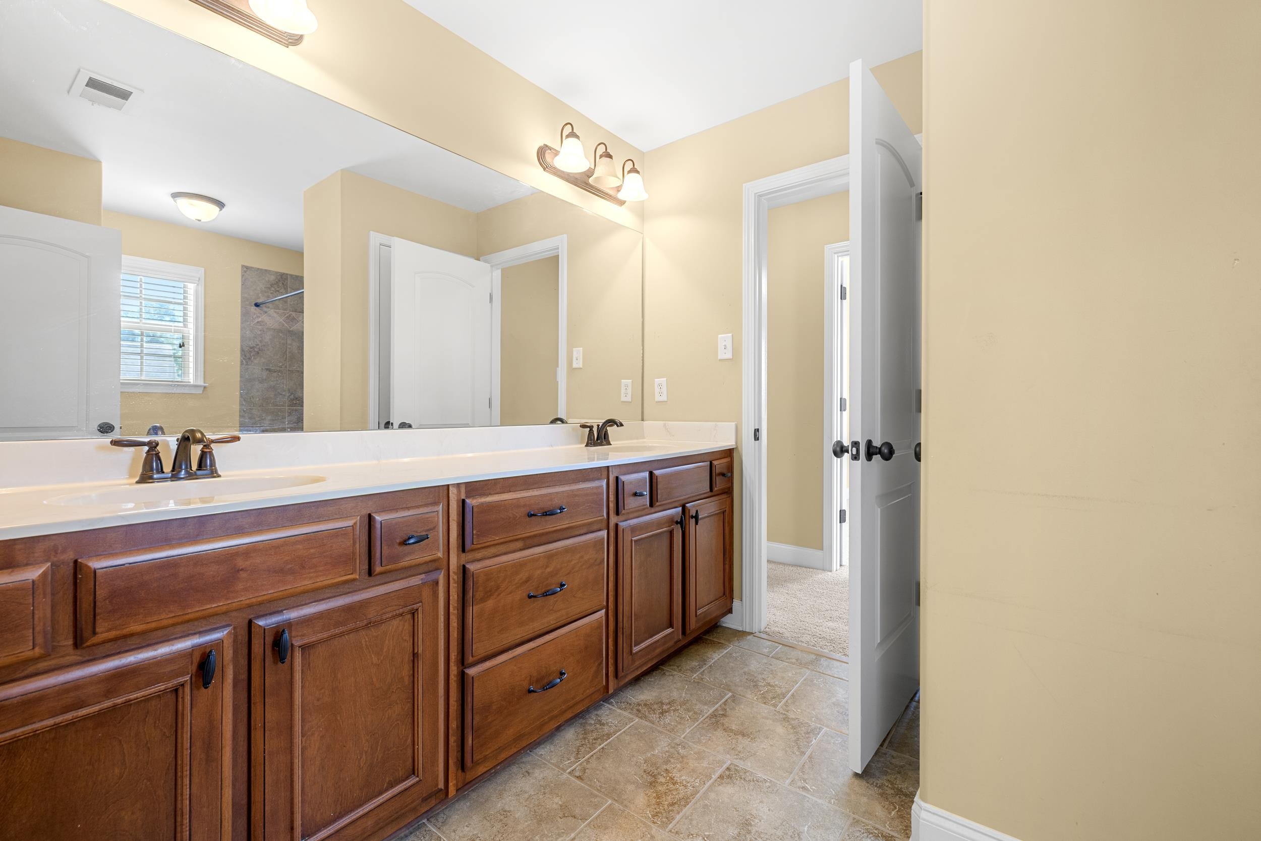 1371 Raindrop Dr Property Photo 27