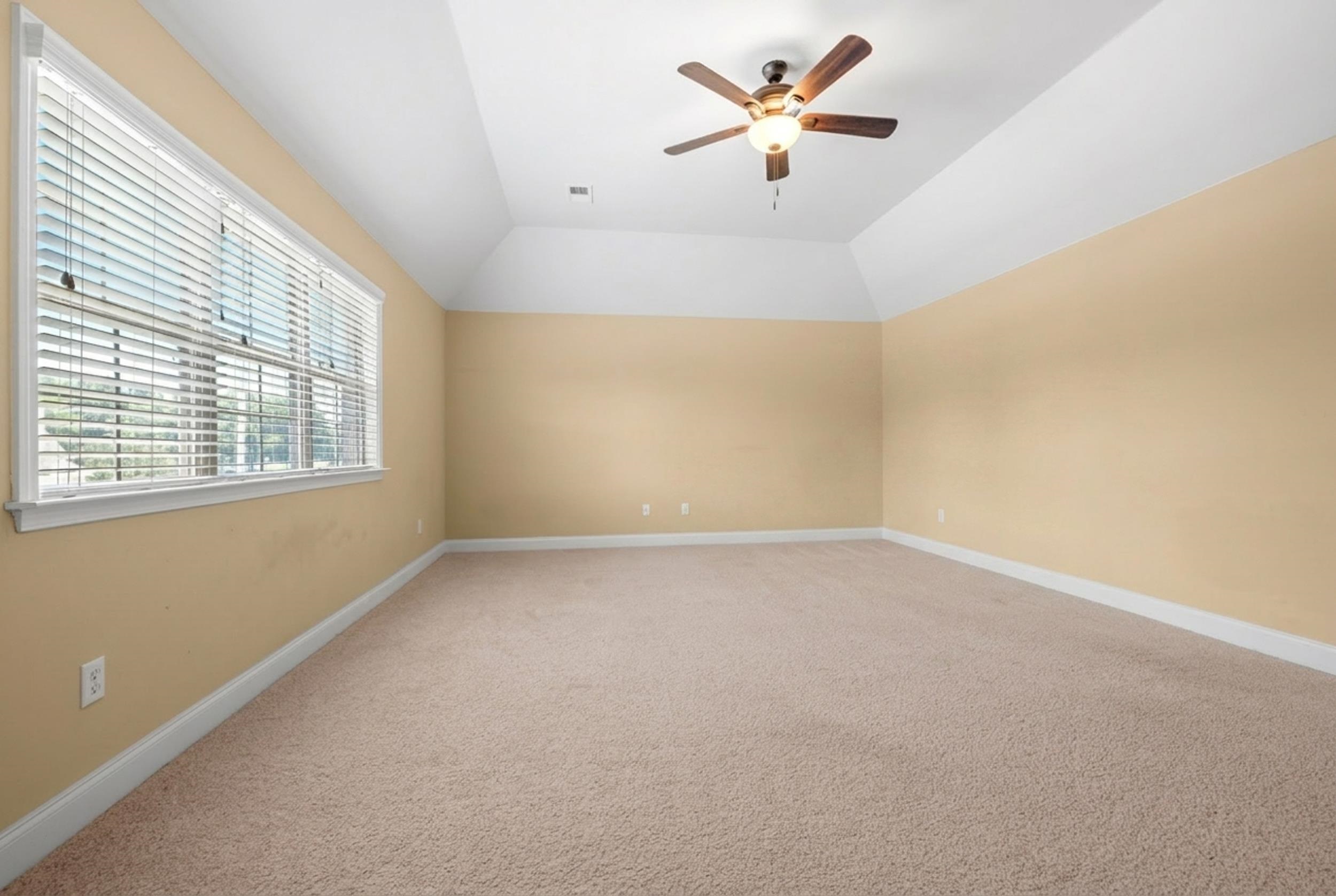 1371 Raindrop Dr Property Photo 28