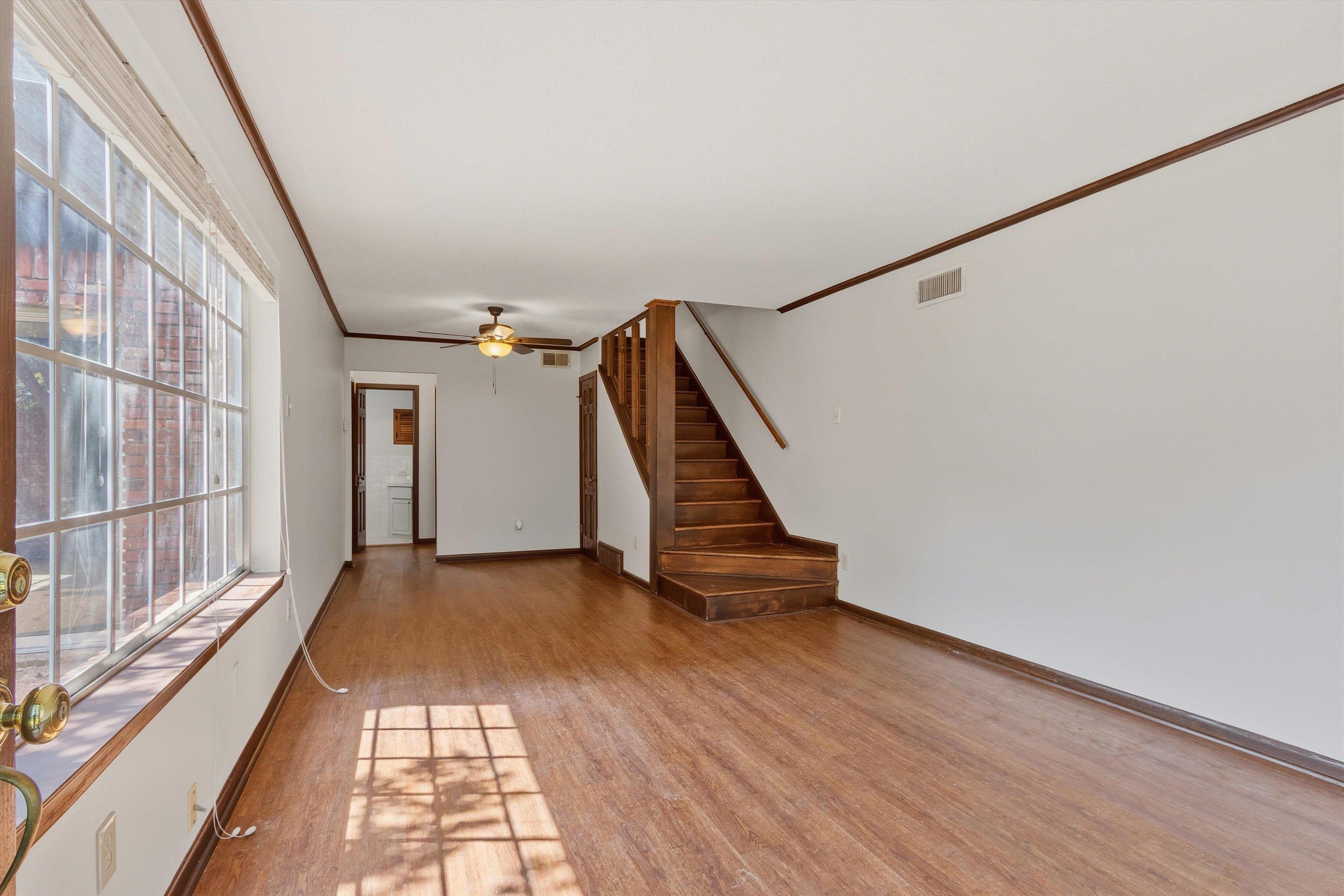 207 S Idlewild St Property Photo 8