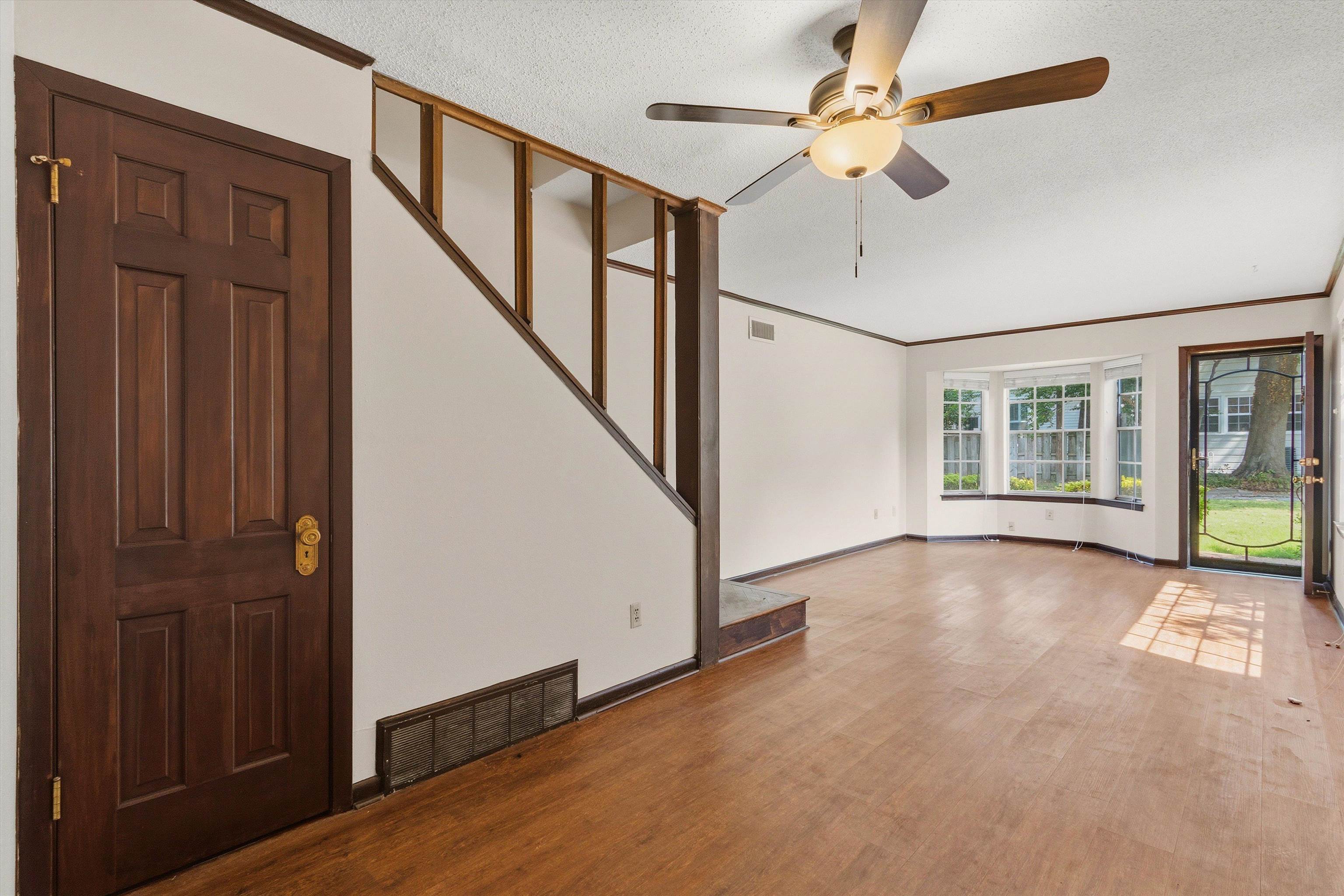 207 S Idlewild St Property Photo 9