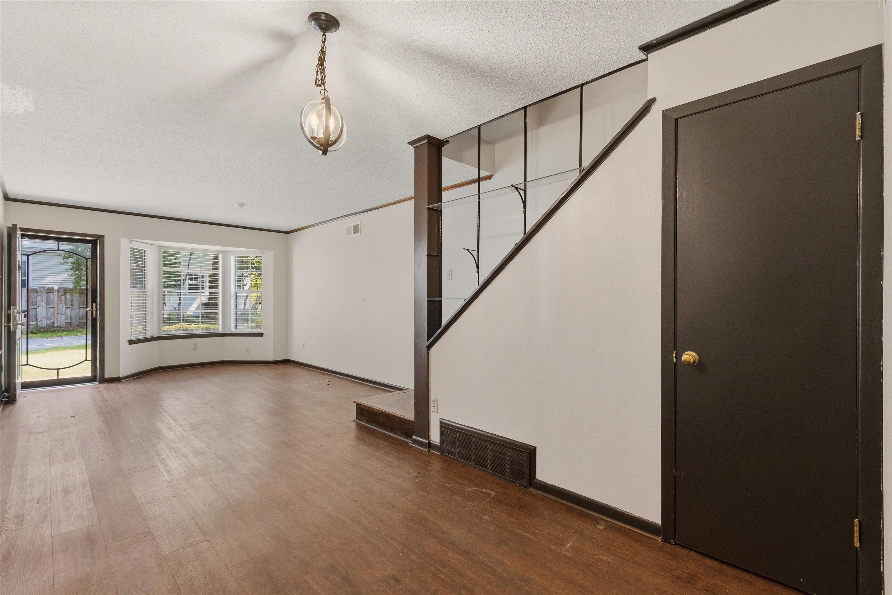 207 S Idlewild St Property Photo 10