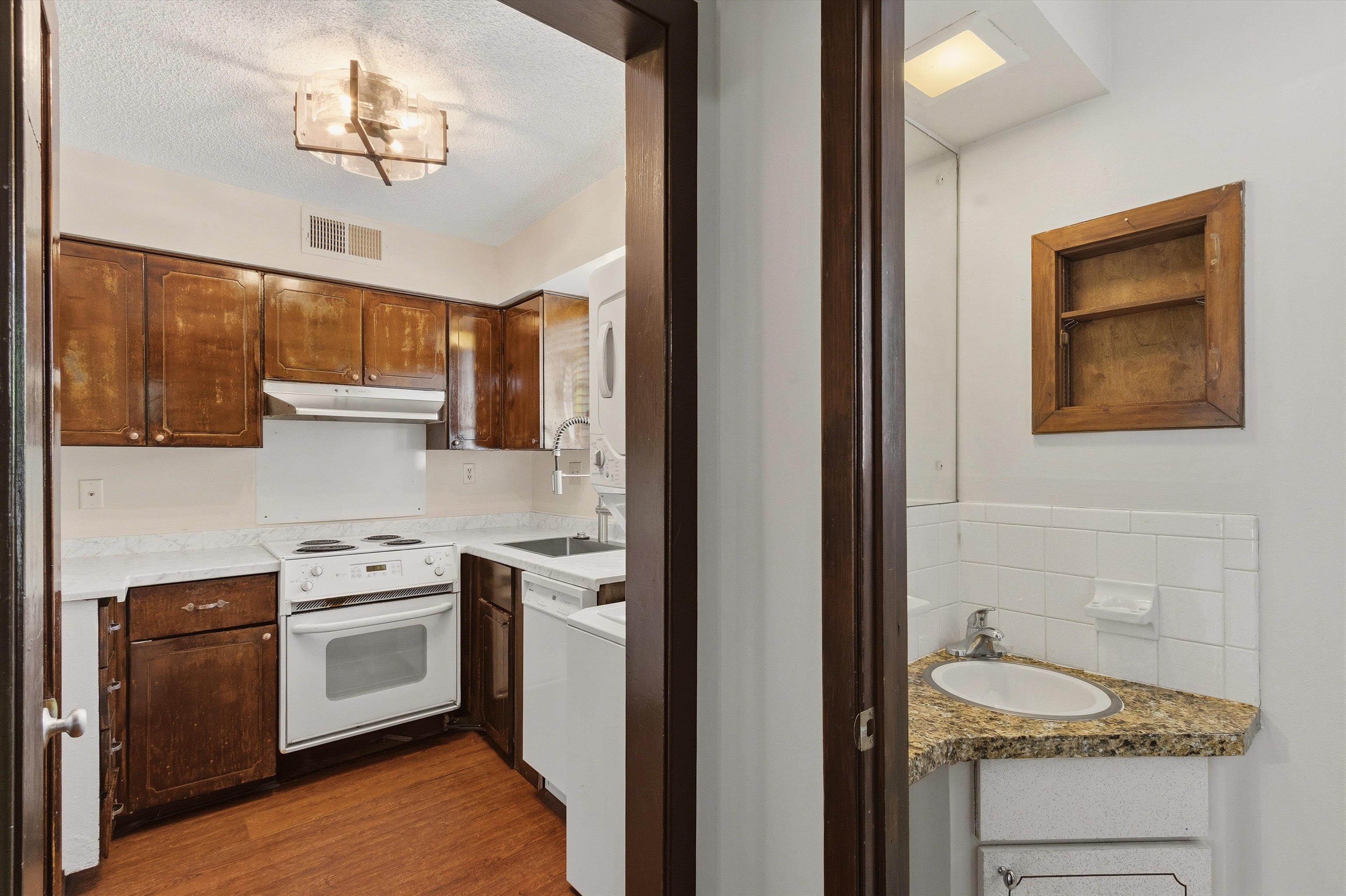 207 S Idlewild St Property Photo 14